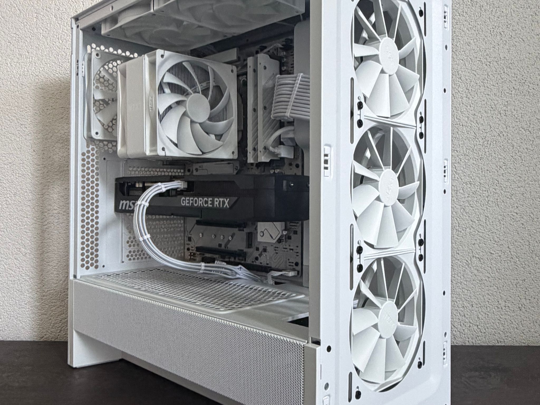 RTX 5070 Ti | Ryzen 7 7800X3D | 32GB DDR5-7000 | 📶 Wi-Fi& Bluetooth Ready