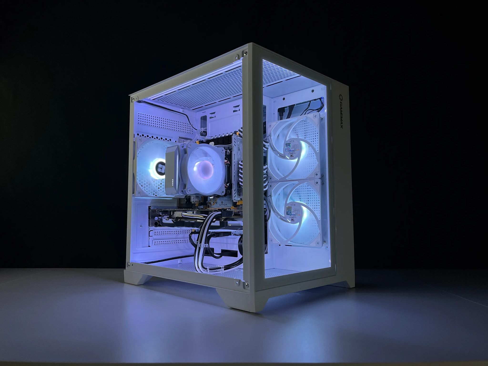 ⬜ White and RGB Gaming PC | Intel Xeon E5-2670 v3 & RX 570