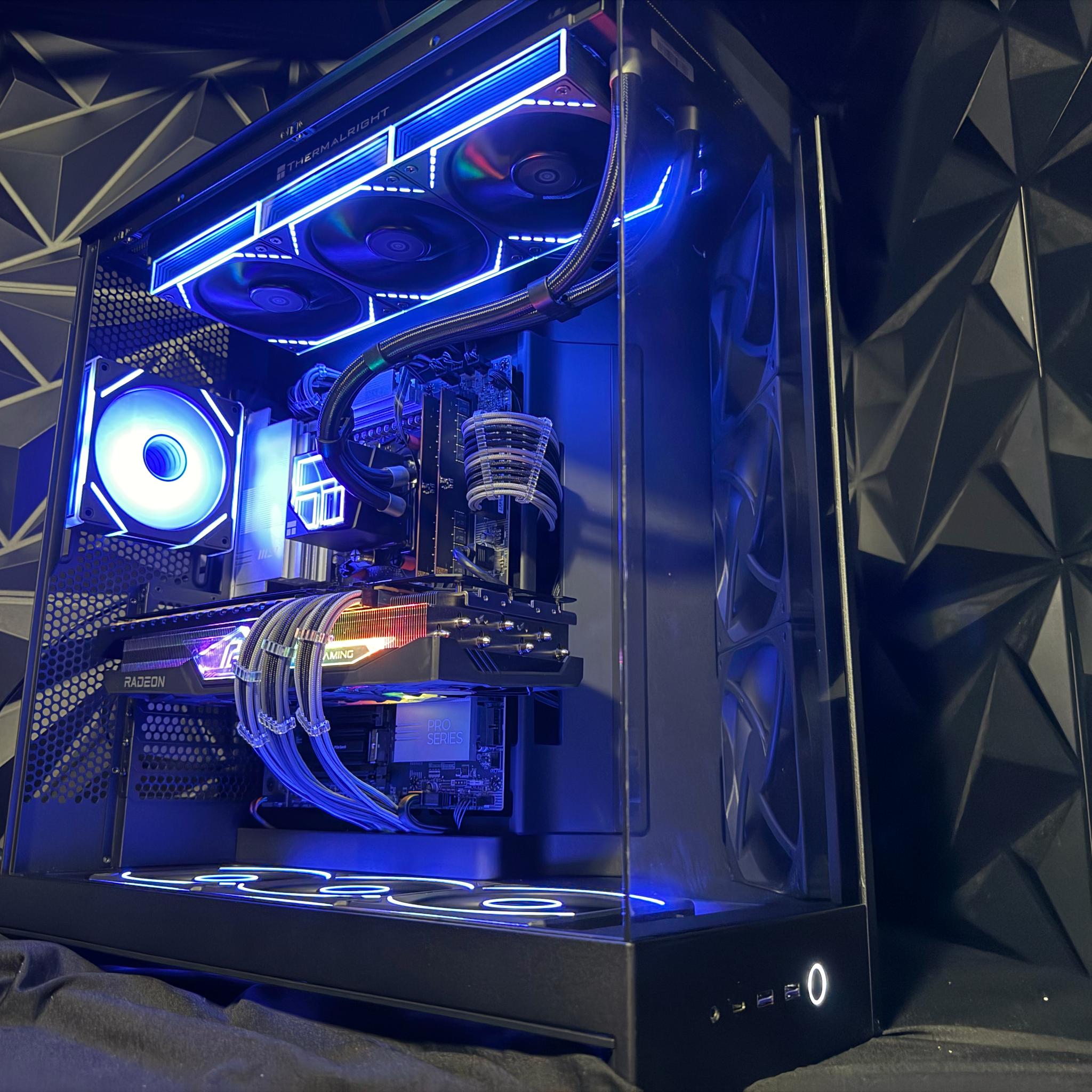 🌌⚡ NEON FLOW ⚡🌌Ryzen 9 9900X| RX 7900 XTX 24 GB | 64 GB DDR5| 4 TB NVMe| 1000W PSU