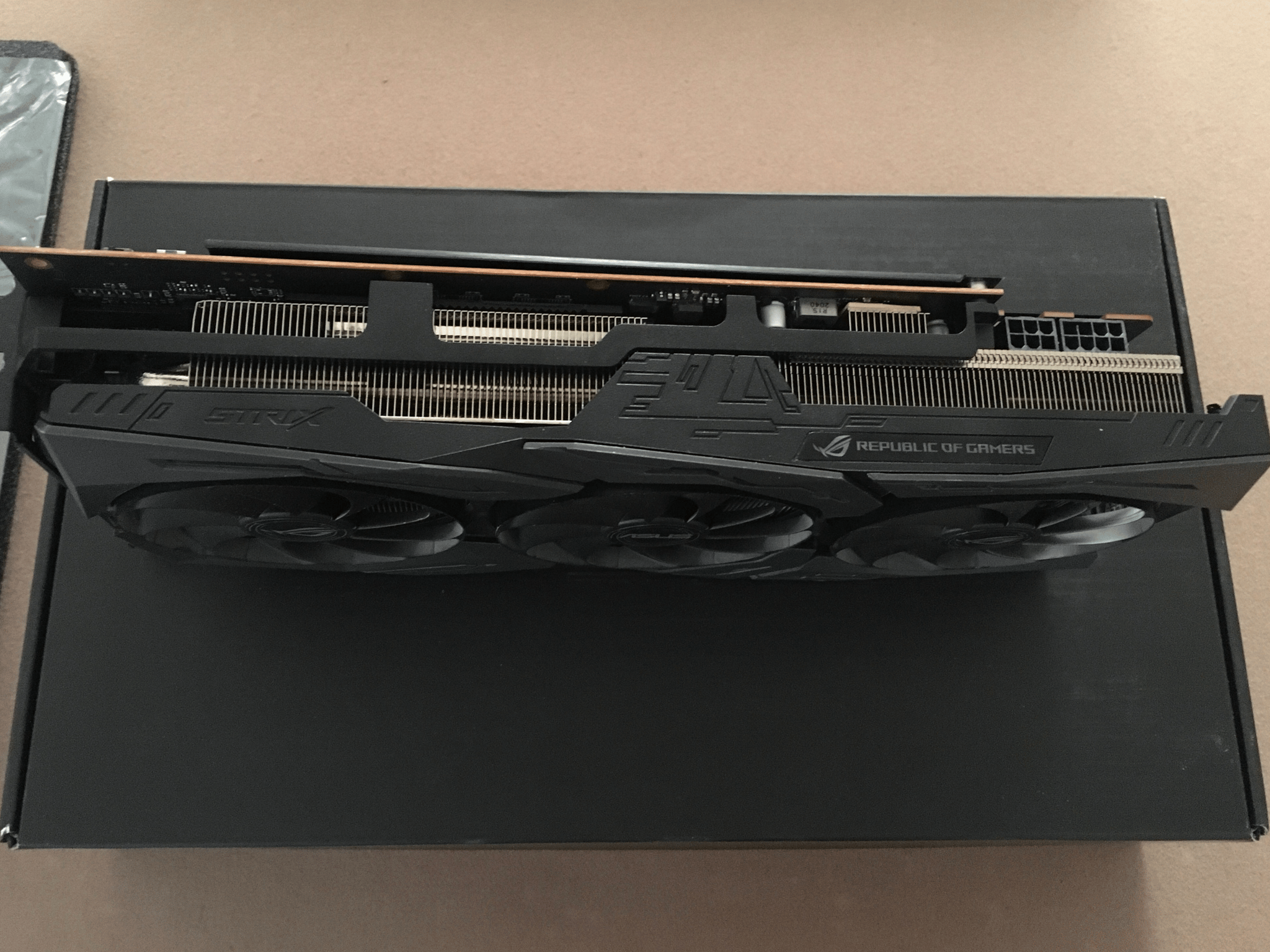 *USED* ROG Strix RX 5600 XT TOP Edition 