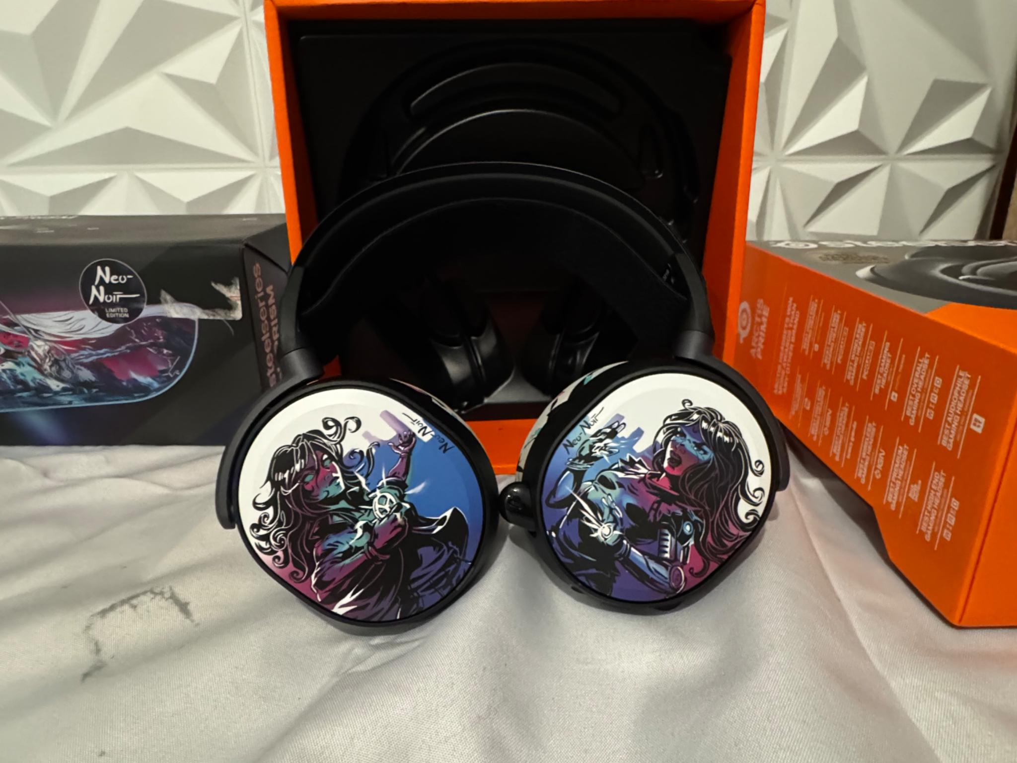 Complete limited edition Steel Series Neo Noir collection.