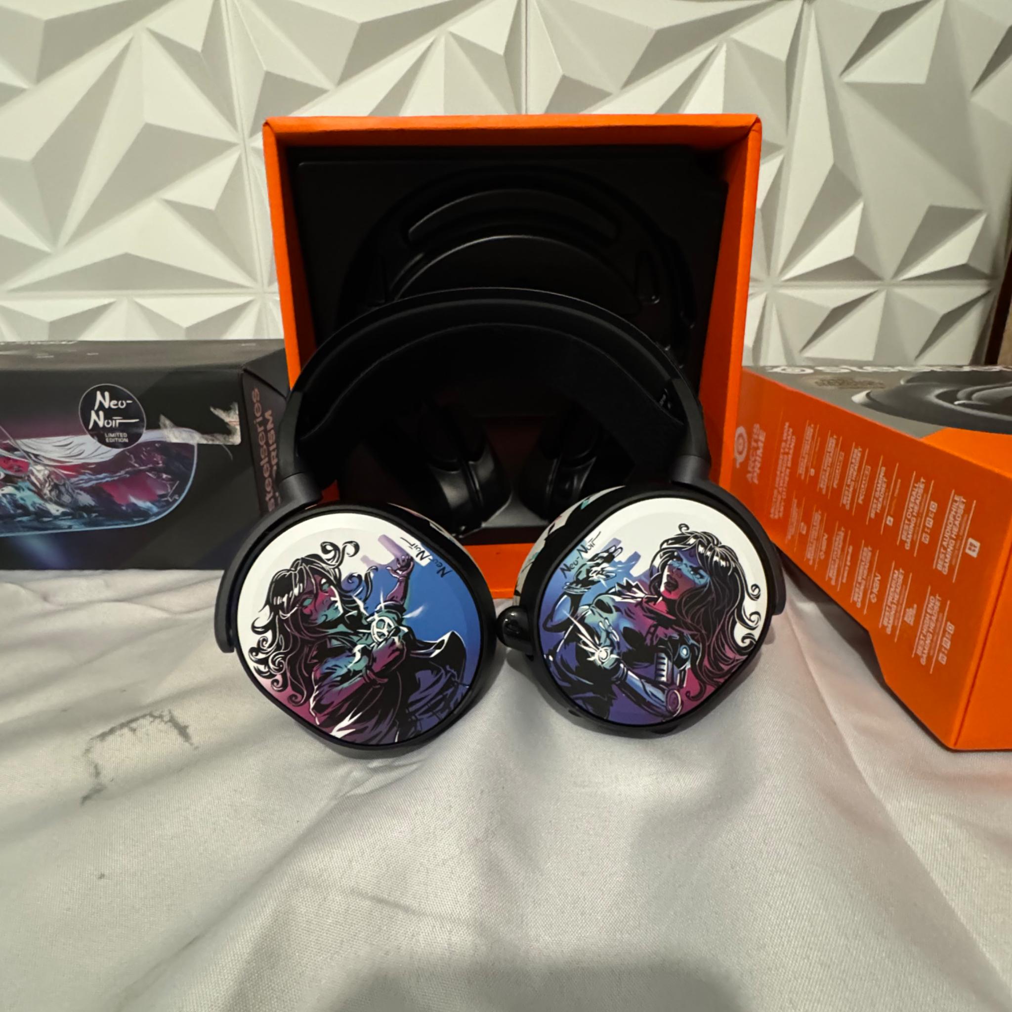 Complete limited edition Steel Series Neo Noir collection.