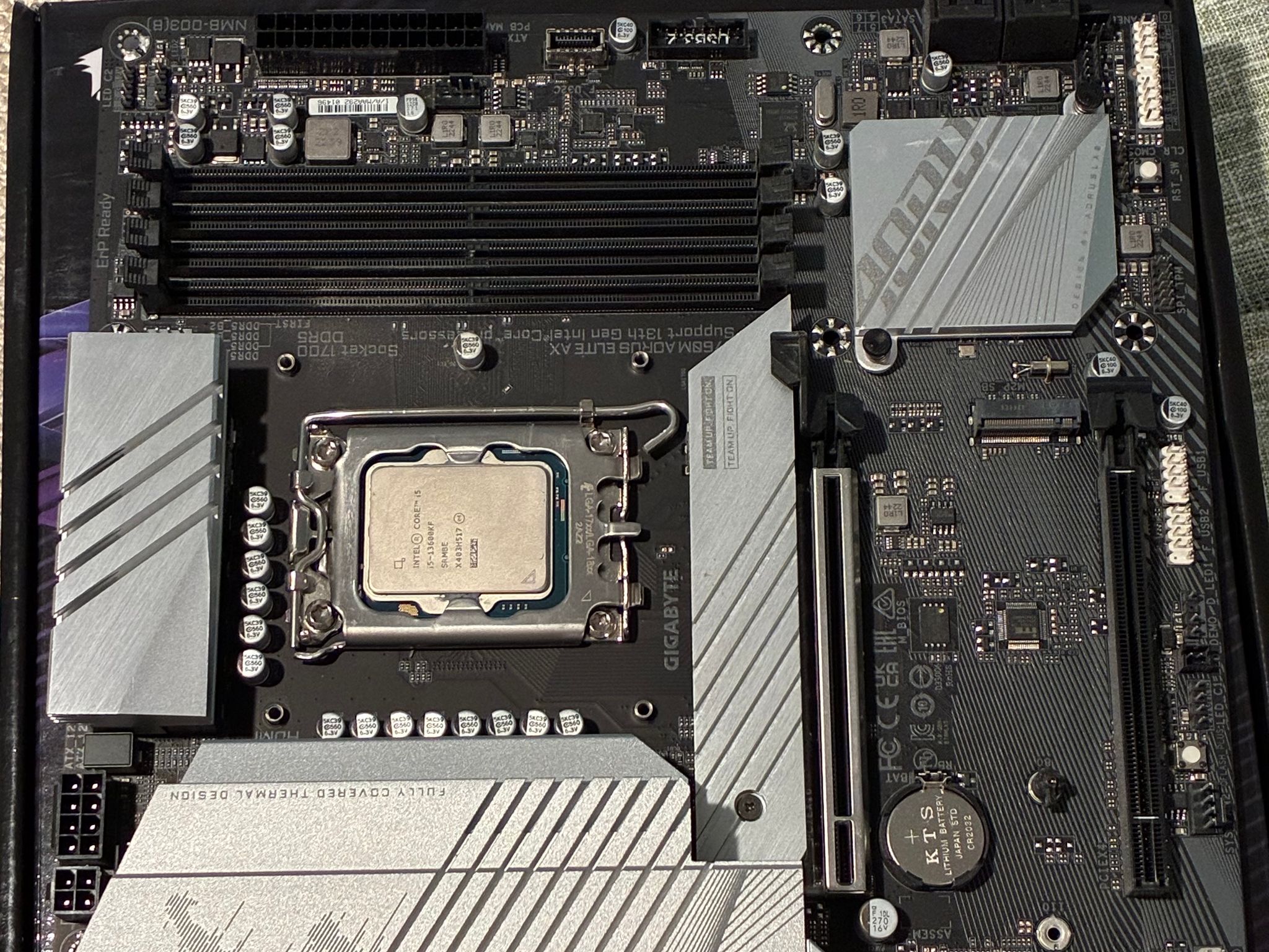 Gigabyte B760M AORUS ELITE AX + Intel I5-13600kf