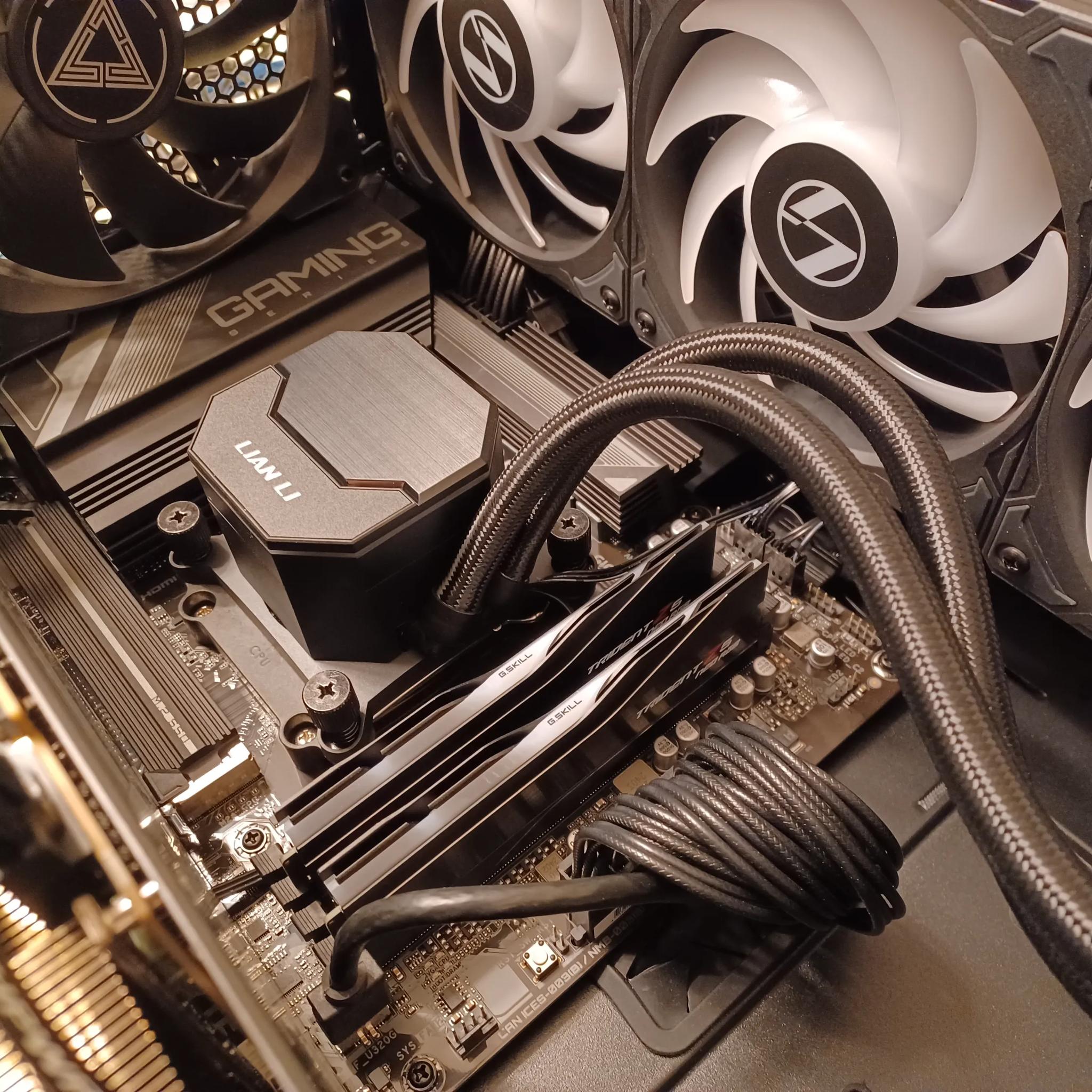 [model012unit1] 4K Gaming Mid-Tower (RTX 4080 Super + Ryzen 7 7800X3D + 64GB DDR5)