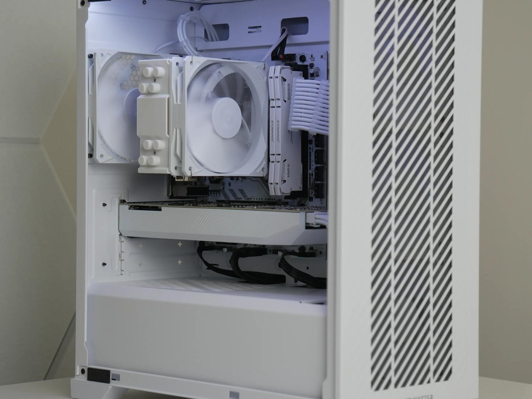 White Beauty Gaming PC | RTX 3070 | Ryzen 5 5600 | 32GB RAM | WIN 11 | WIFI |