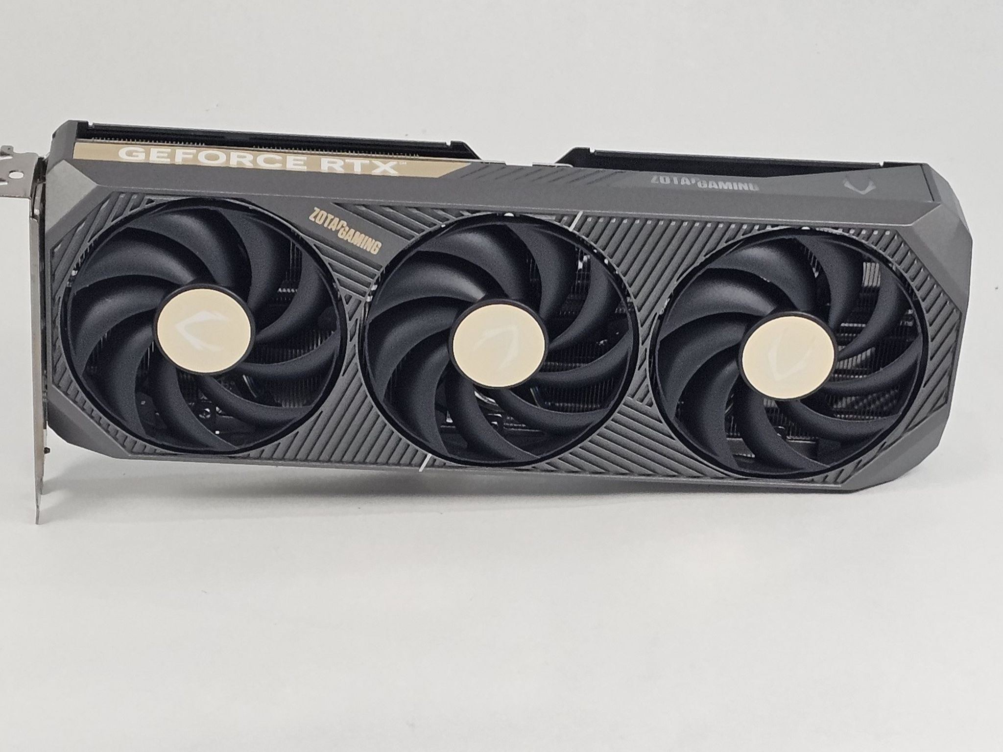 RTX 5070 Zotac Gaming Solid OC 12GB