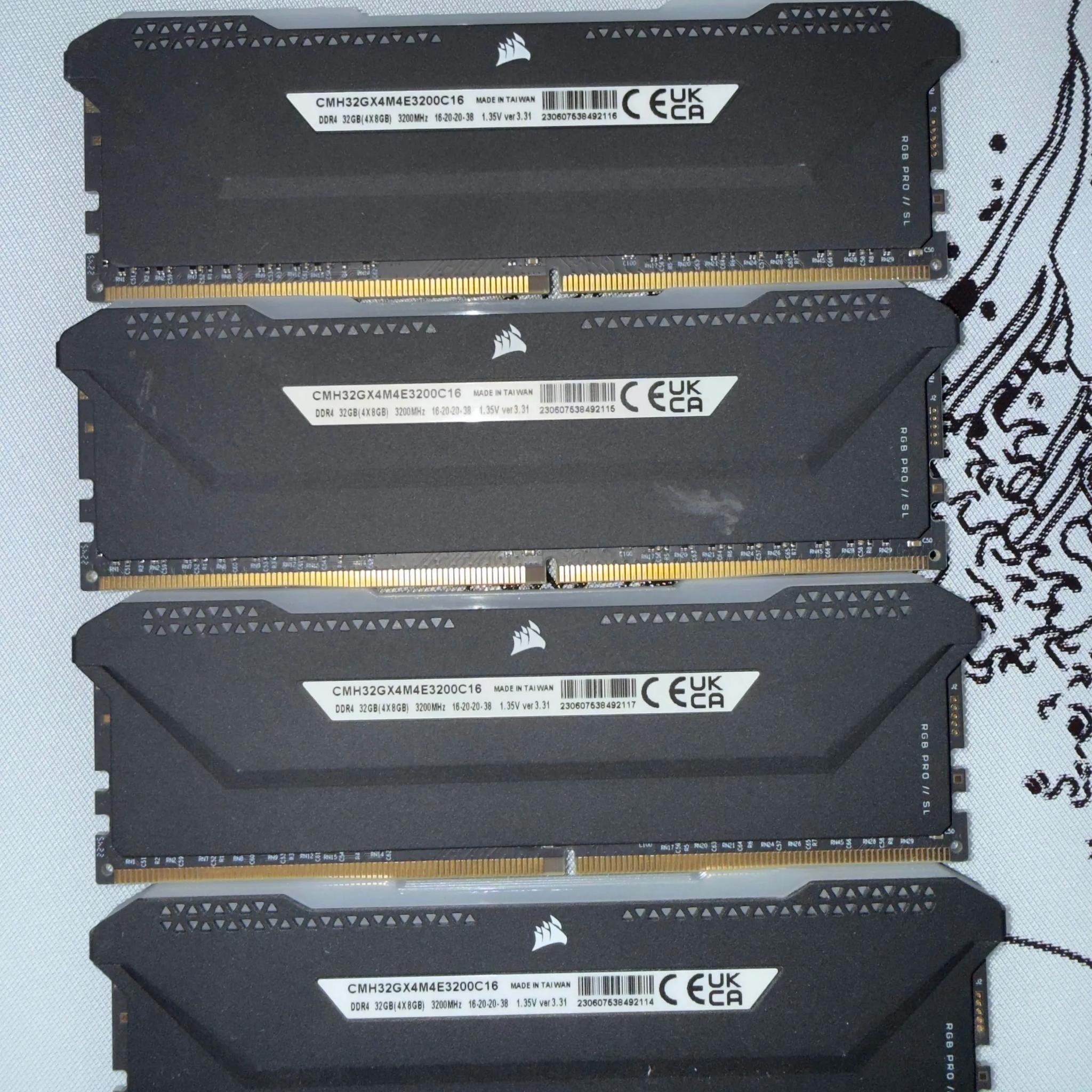 Corsair Vengeance RGB Pro SL 32GB CL16 DDR4 3200MHz/ 4 Sticks of 8GB