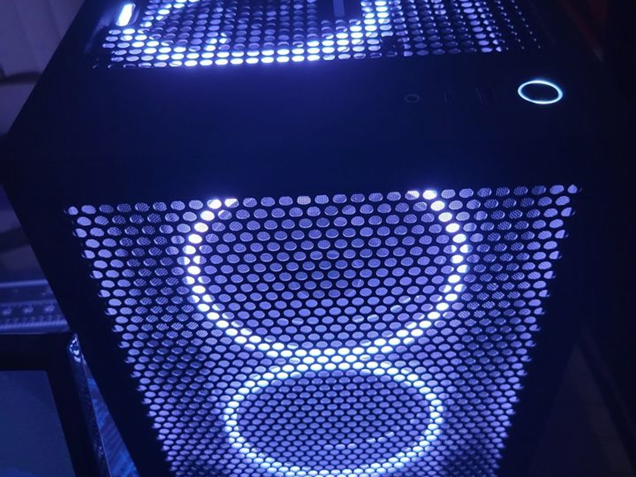 NZXT / AMD - Ryzen 7 5700X, 6800XT Midnight Dark Edition