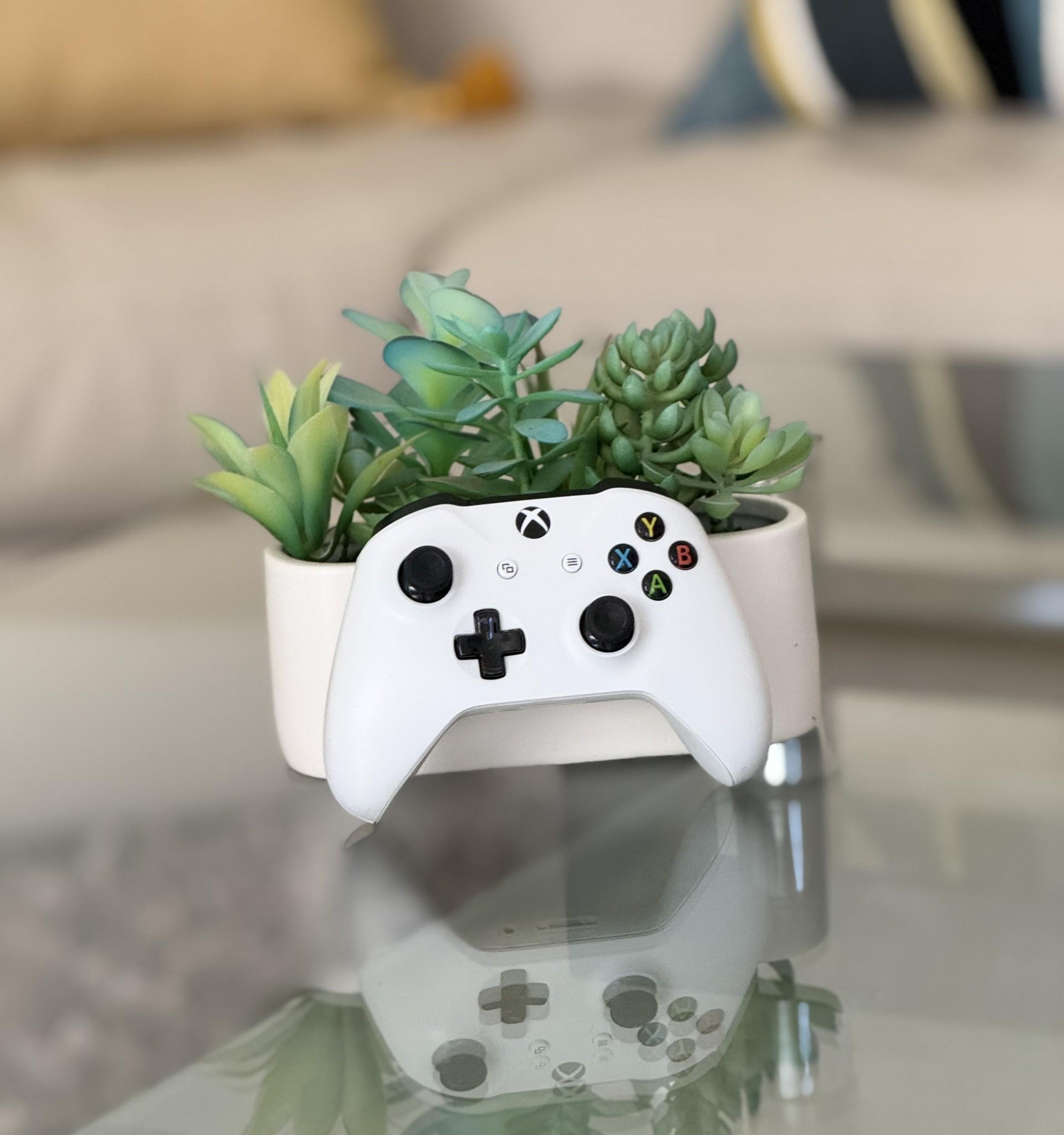 Great Deal! XBOX ONE S 1TB ALMOST NEW! + A FREE CONTROLLER!