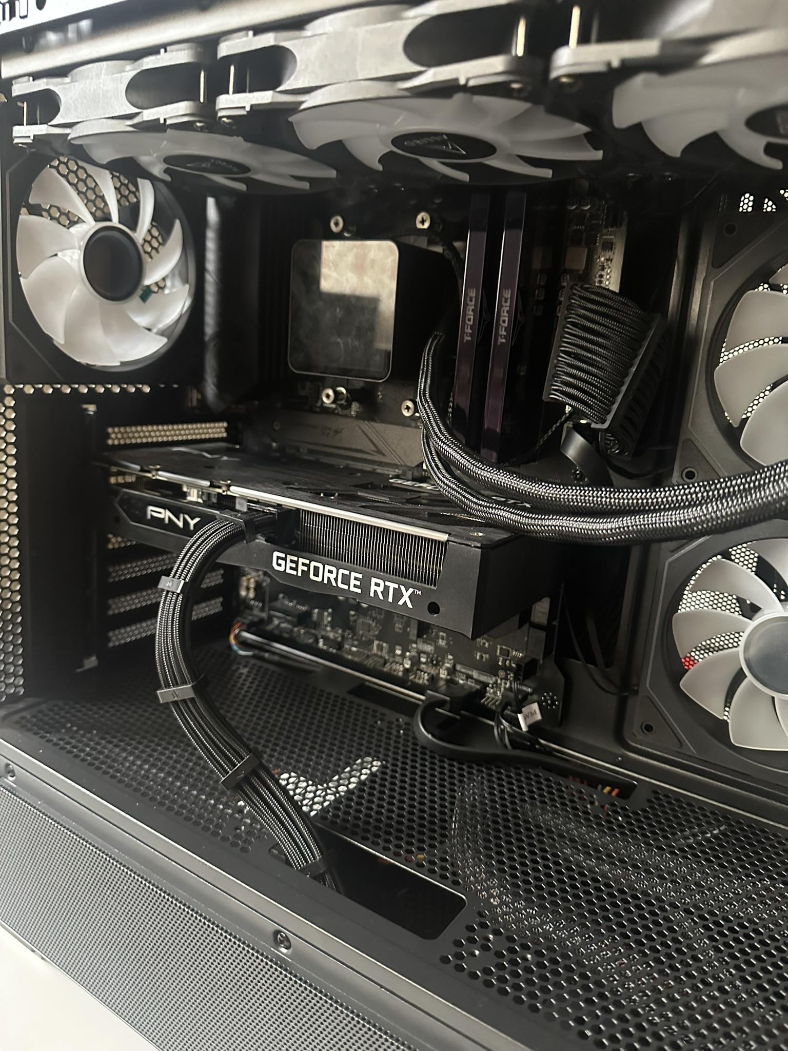 Gaming PC (Ryzen 5 5600X / RTX 3060 Ti / 1TB NVME / 32GB RAM)