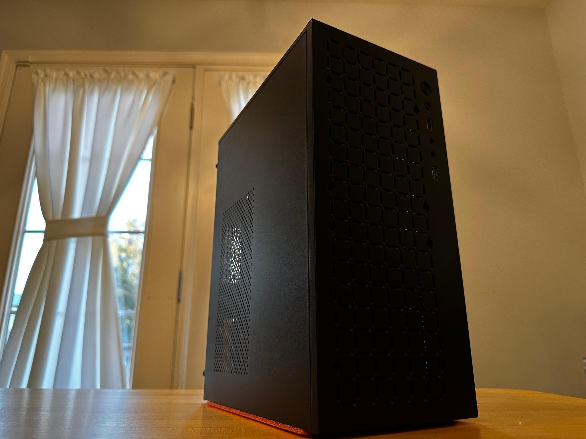 🧛🏻‍♂️| 1660ti, 512gb SSD, 16gb Ram Budget Backpack PC! WiFi equipped