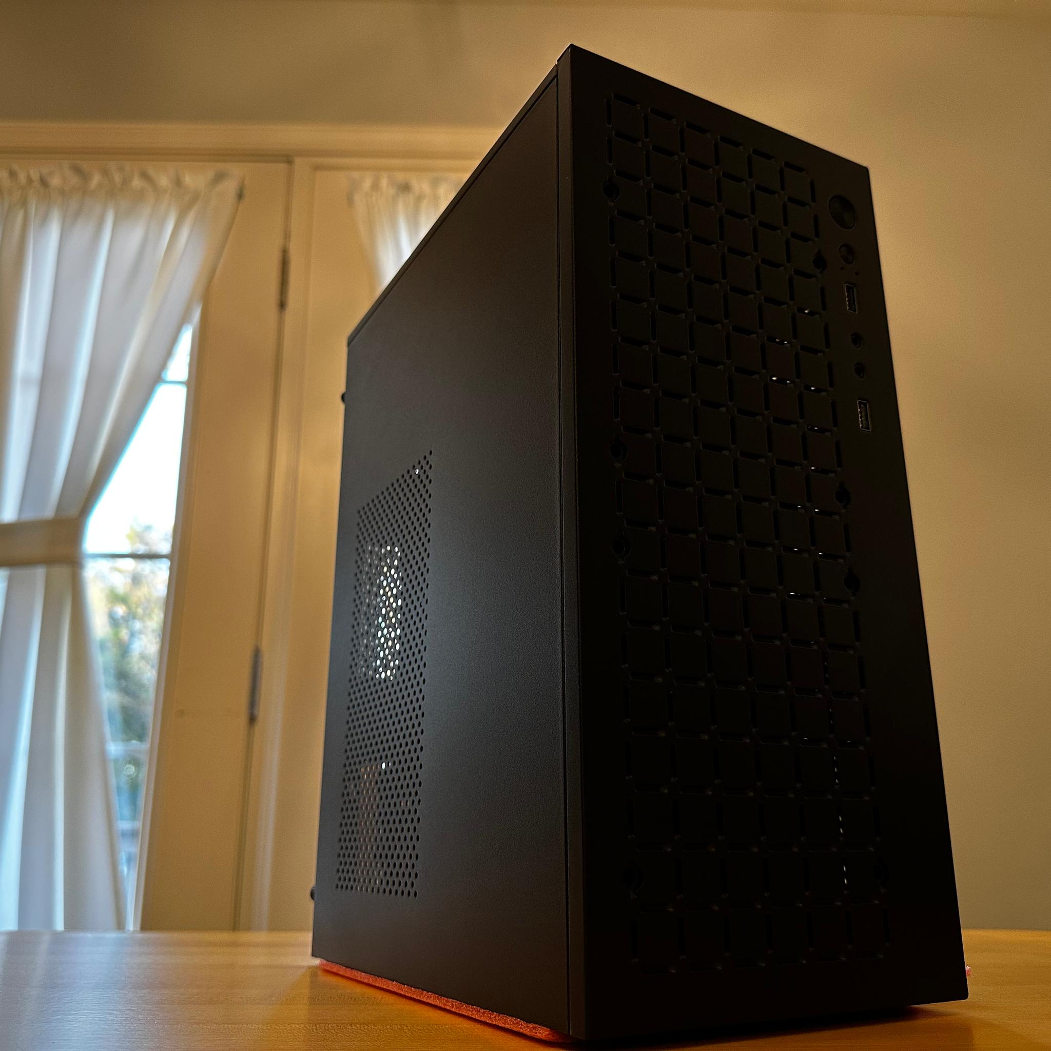 🧛🏻‍♂️| 1660ti, 512gb SSD, 16gb Ram Budget Backpack PC! WiFi equipped