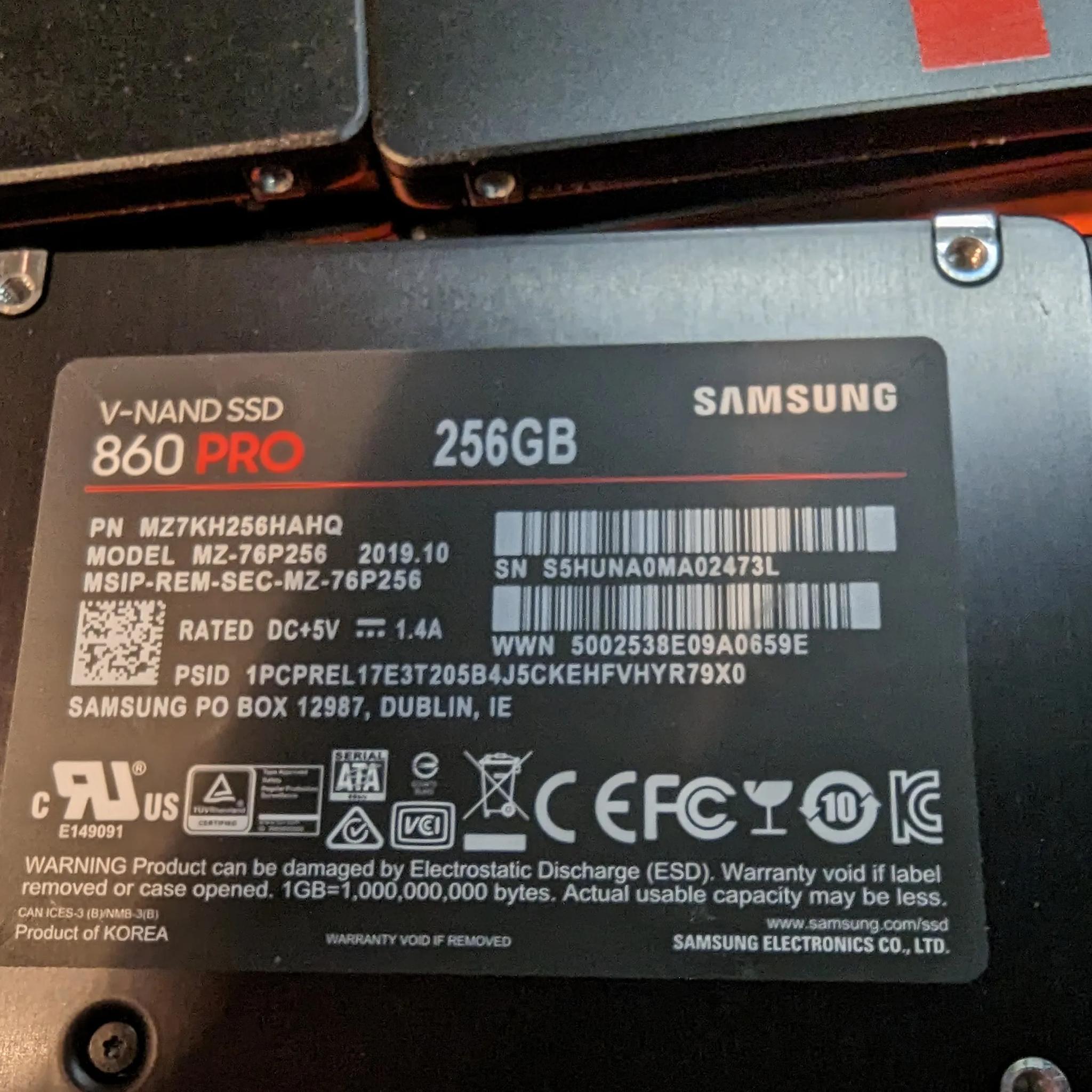 256gb Samsung 860 Pro 2.5" Sata SSD all 11