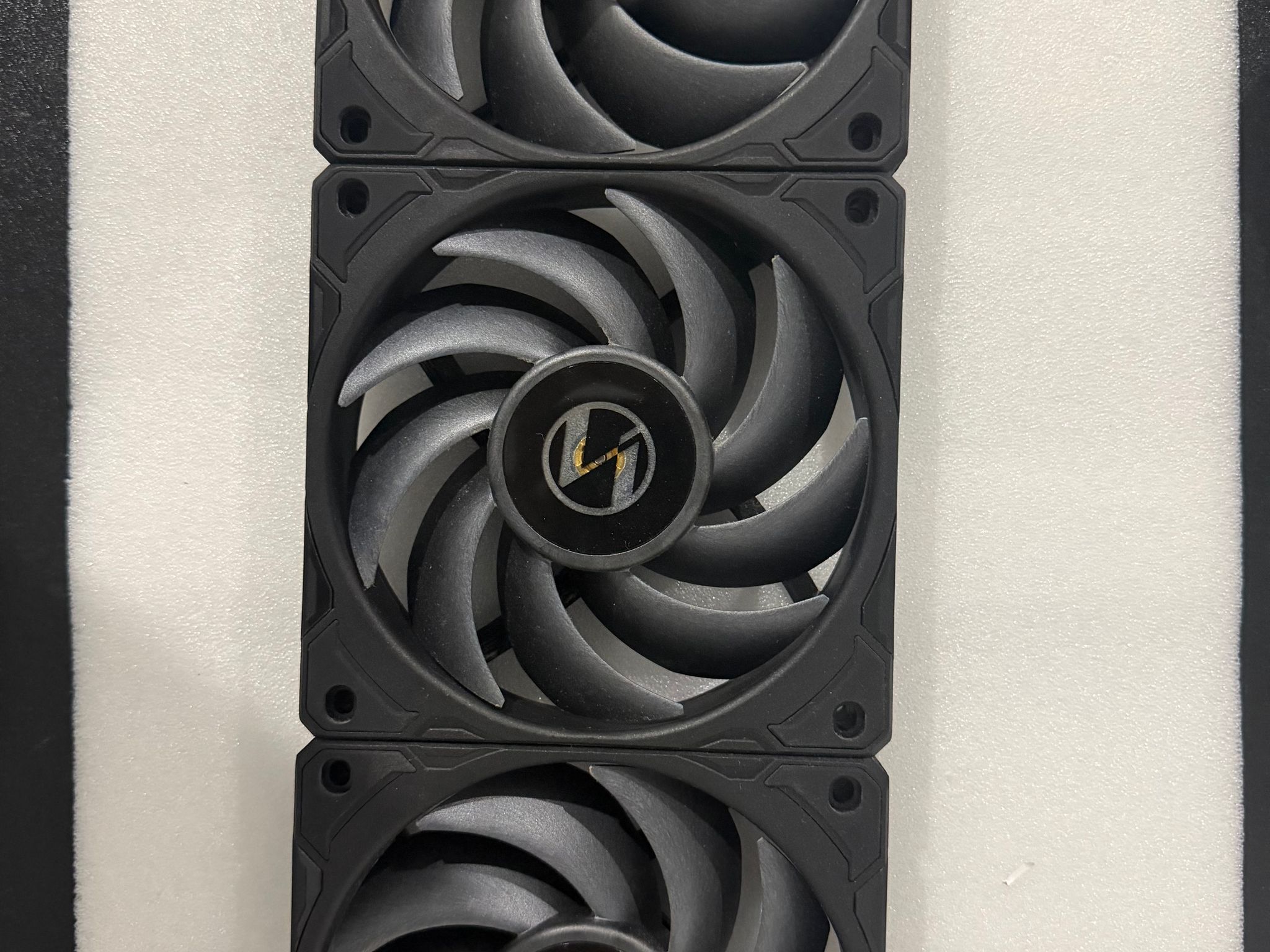 Lian Li Wireless Fans Black 3 Pack Free Shipping