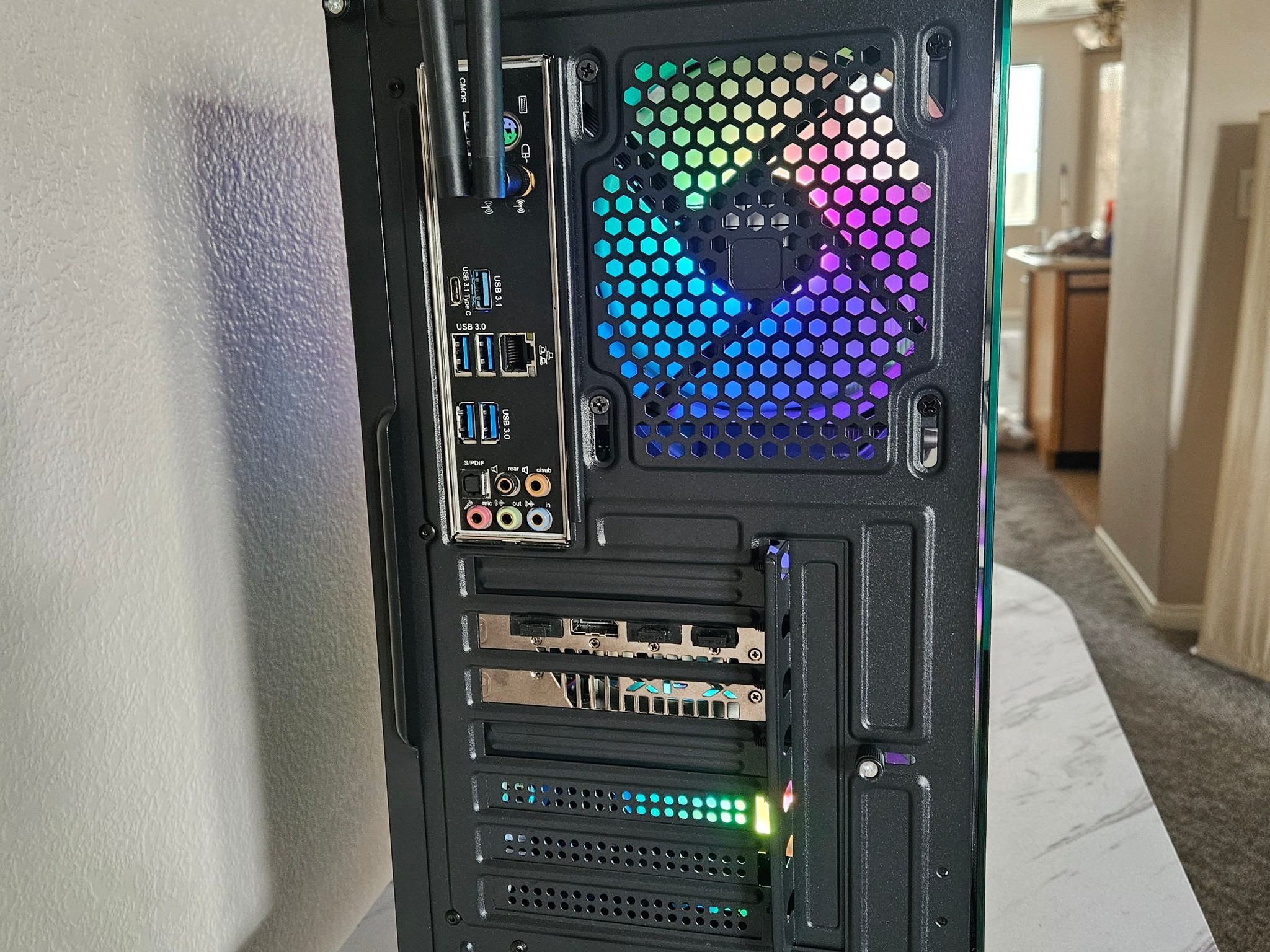 Gaming PC Ryzen 5 5600x RX 6800XT 32GB RAM 500GB+4TB WI-FI