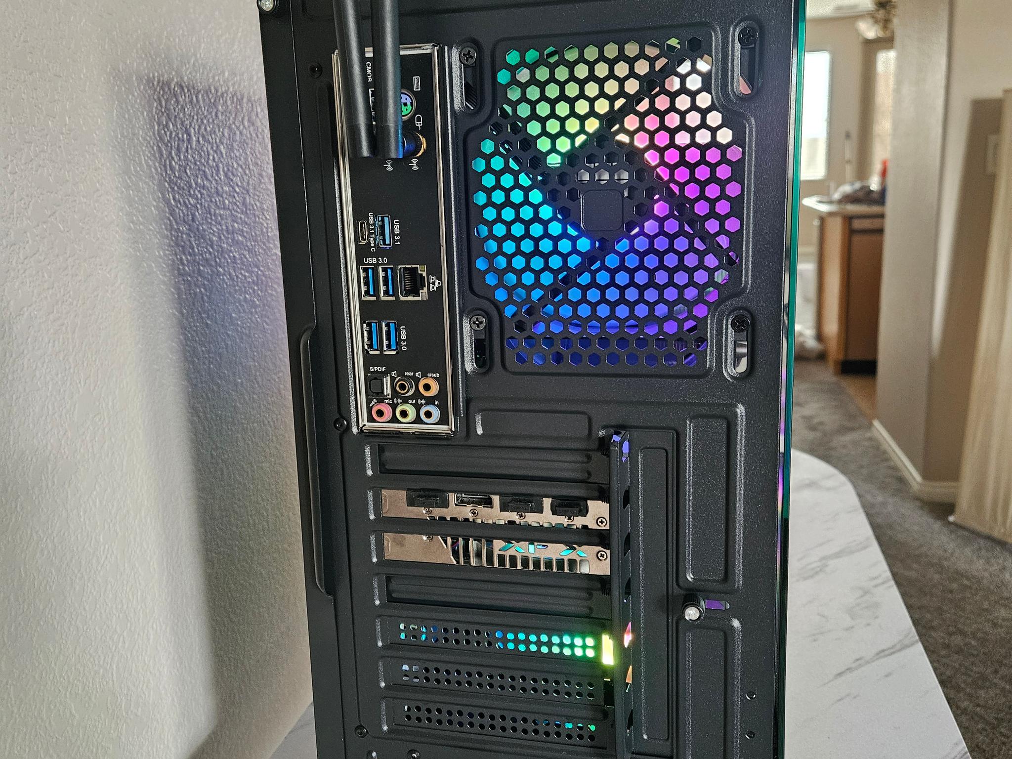 Gaming PC Ryzen 5 5600x RX 6800XT 32GB RAM 500GB+4TB WI-FI