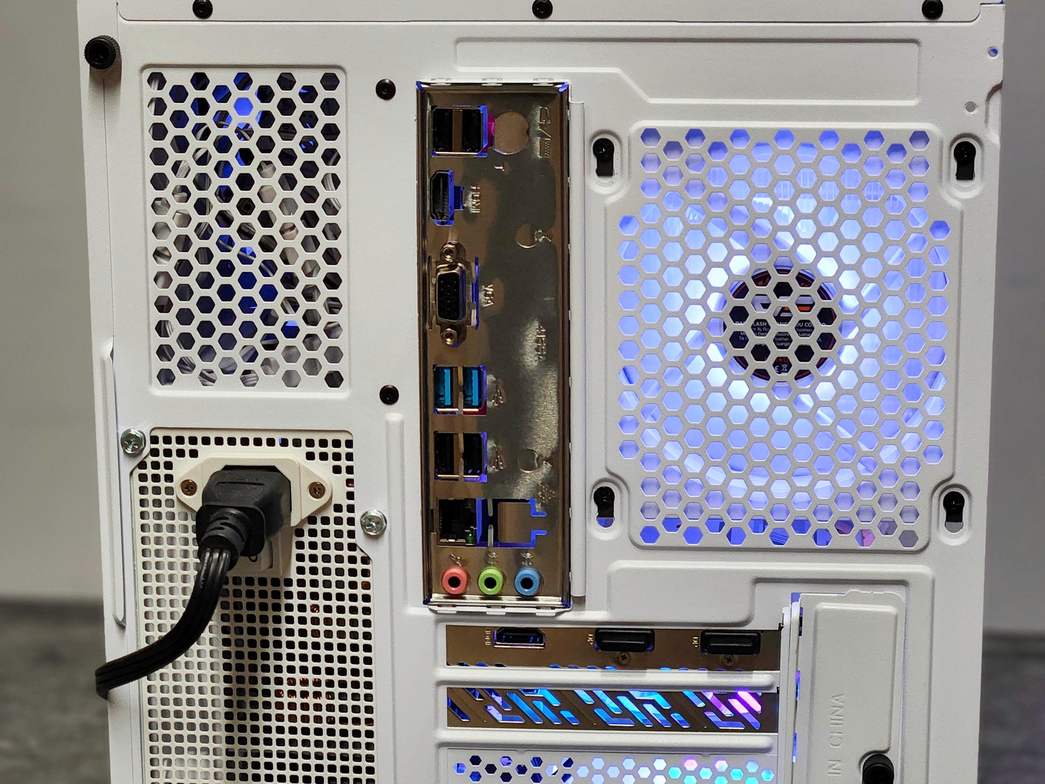 RX 9060 XT 8GB | ALL WHITE Custom Gaming PC | Ryzen 5 5500 |  16GB DDR4 | 1TB SSD | Win 11 Pro
