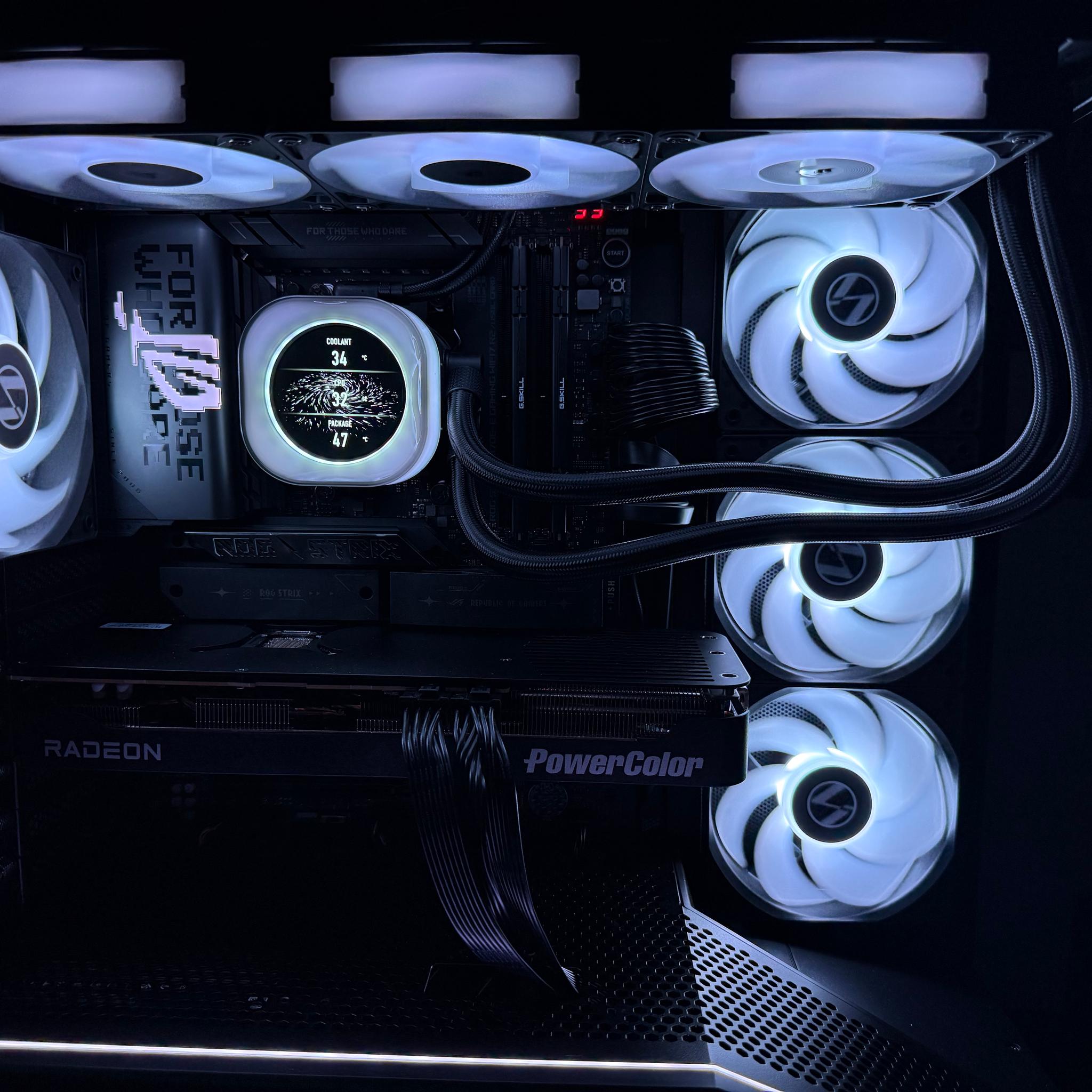 Gaming PC — Ryzen 7 9800X3D / RX 9070 1GB