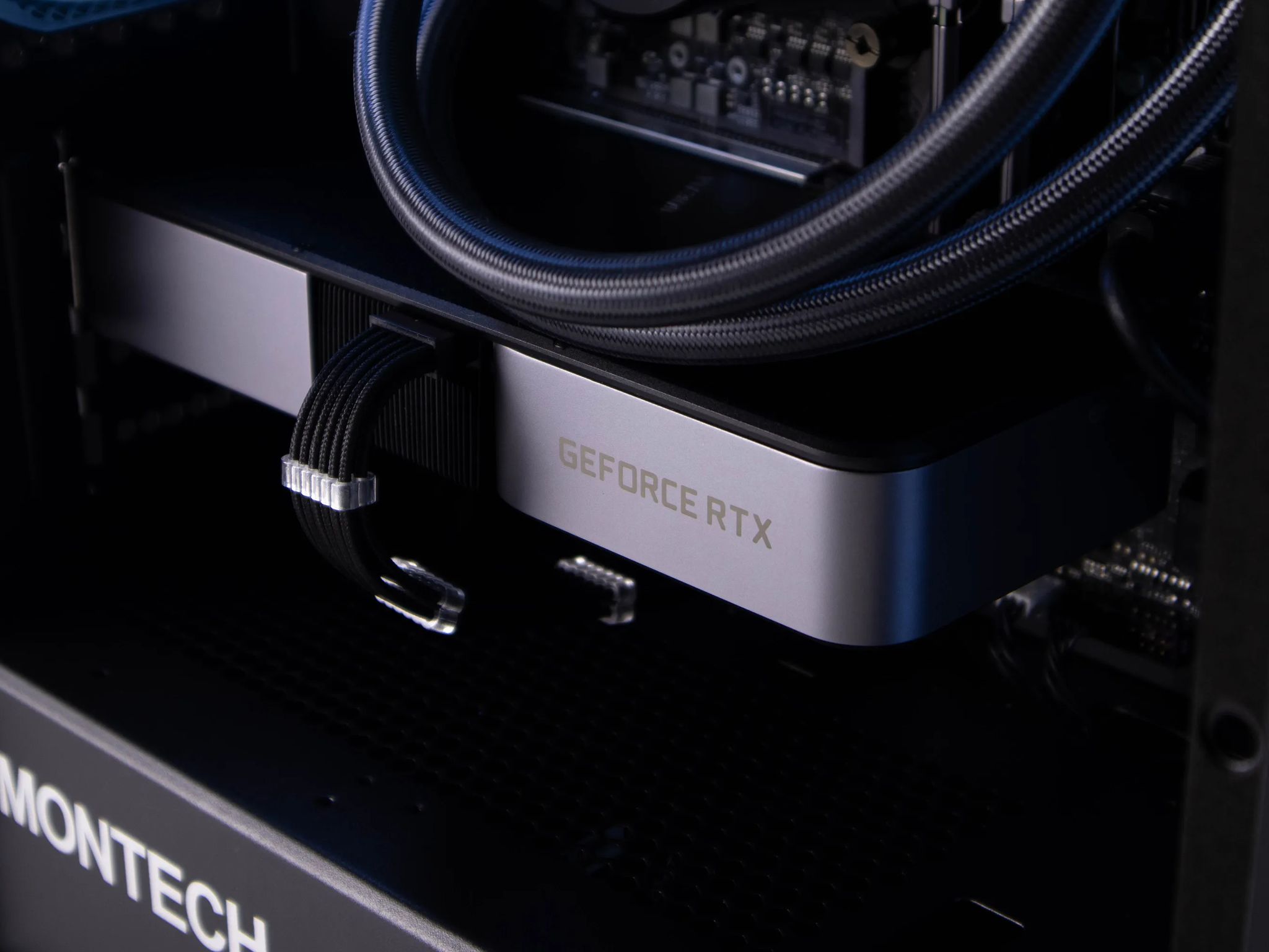 Black Magic (RTX 3070 FE | Intel i5-10600 | 16gb RAM)