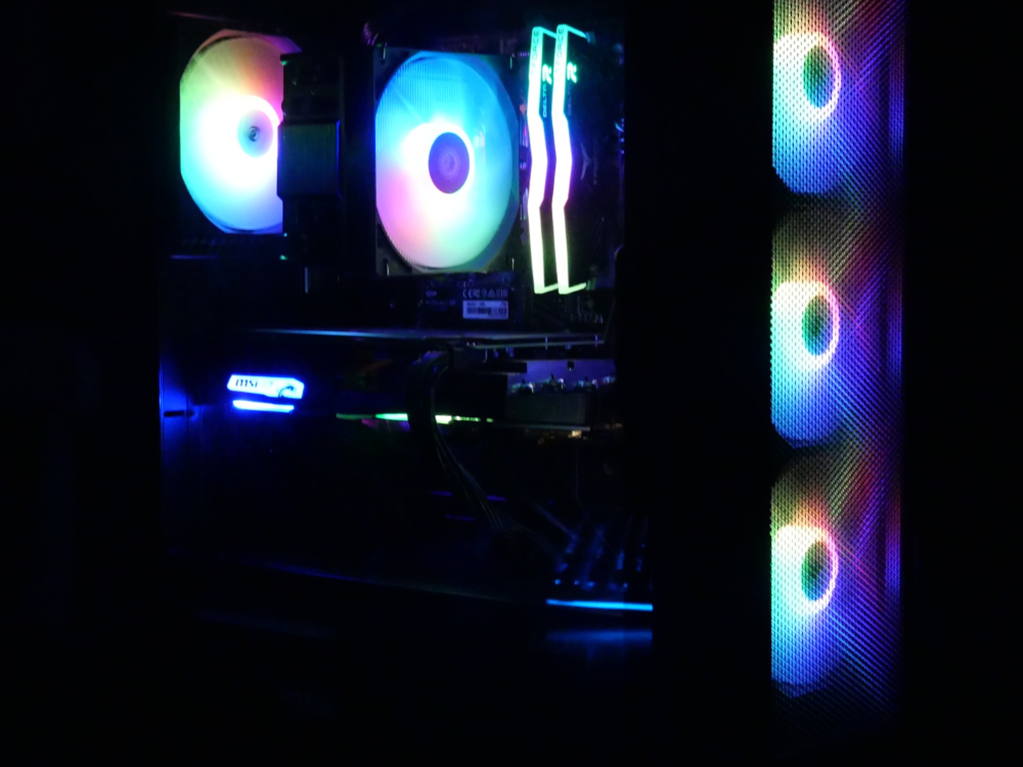 MSI GeForce RTX 2060 - AMD Ryzen 5 3600 - T-Force 16GB 3600MHz RAM - 1TB NVMe SSD