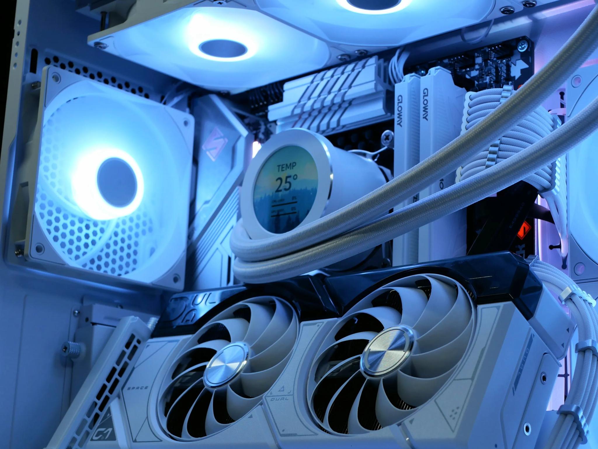 White RTX 4070, 12600kf, 32gb ram, 1tb Gen 4.0 nvme aRGB pc build