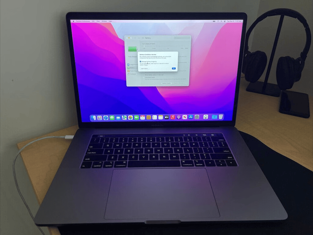 Apple MacBook Pro 15'' (256GB, Intel Core i7, 2.6 GHz, 16 GB) Laptop - Space....