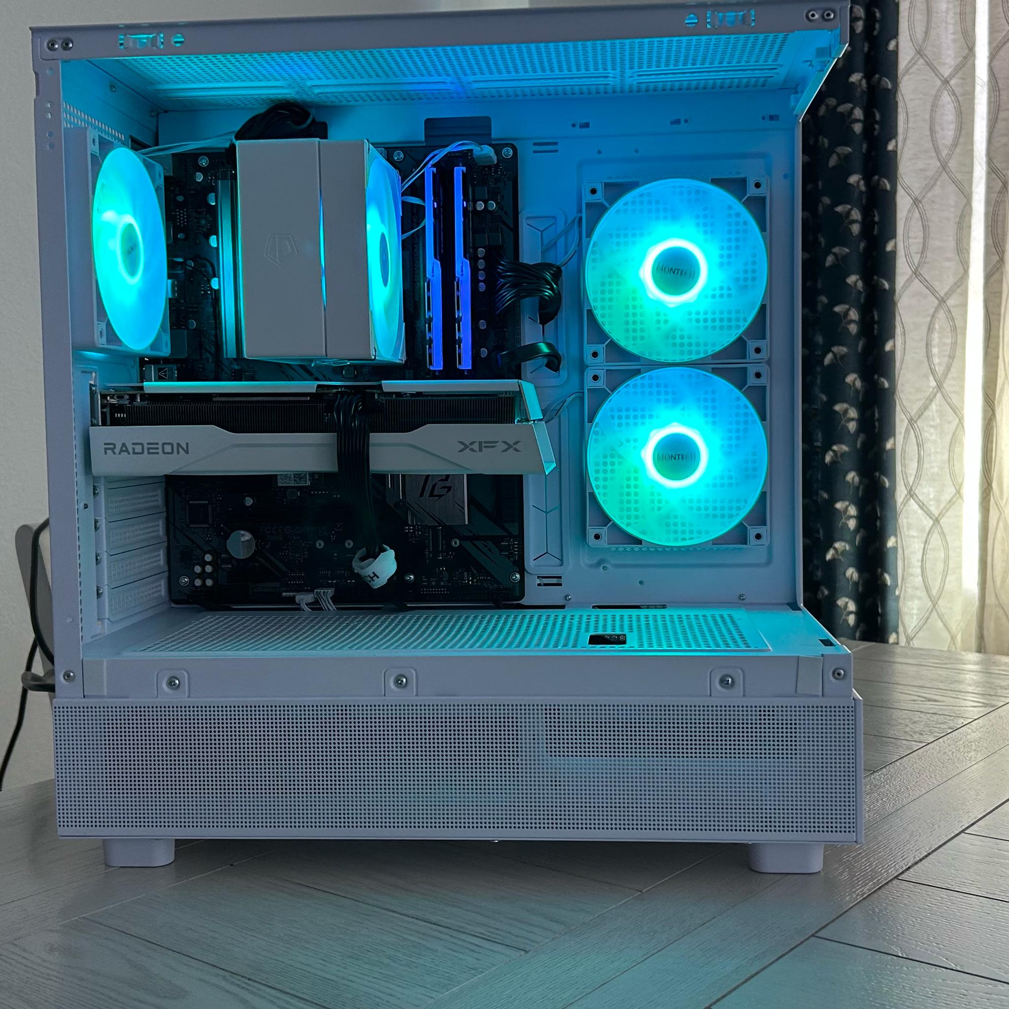 ✨IceBerg🗻 9060XT!| 16GB TRIDENT RAM| ALL WHITE| 1 TB STORAGE
