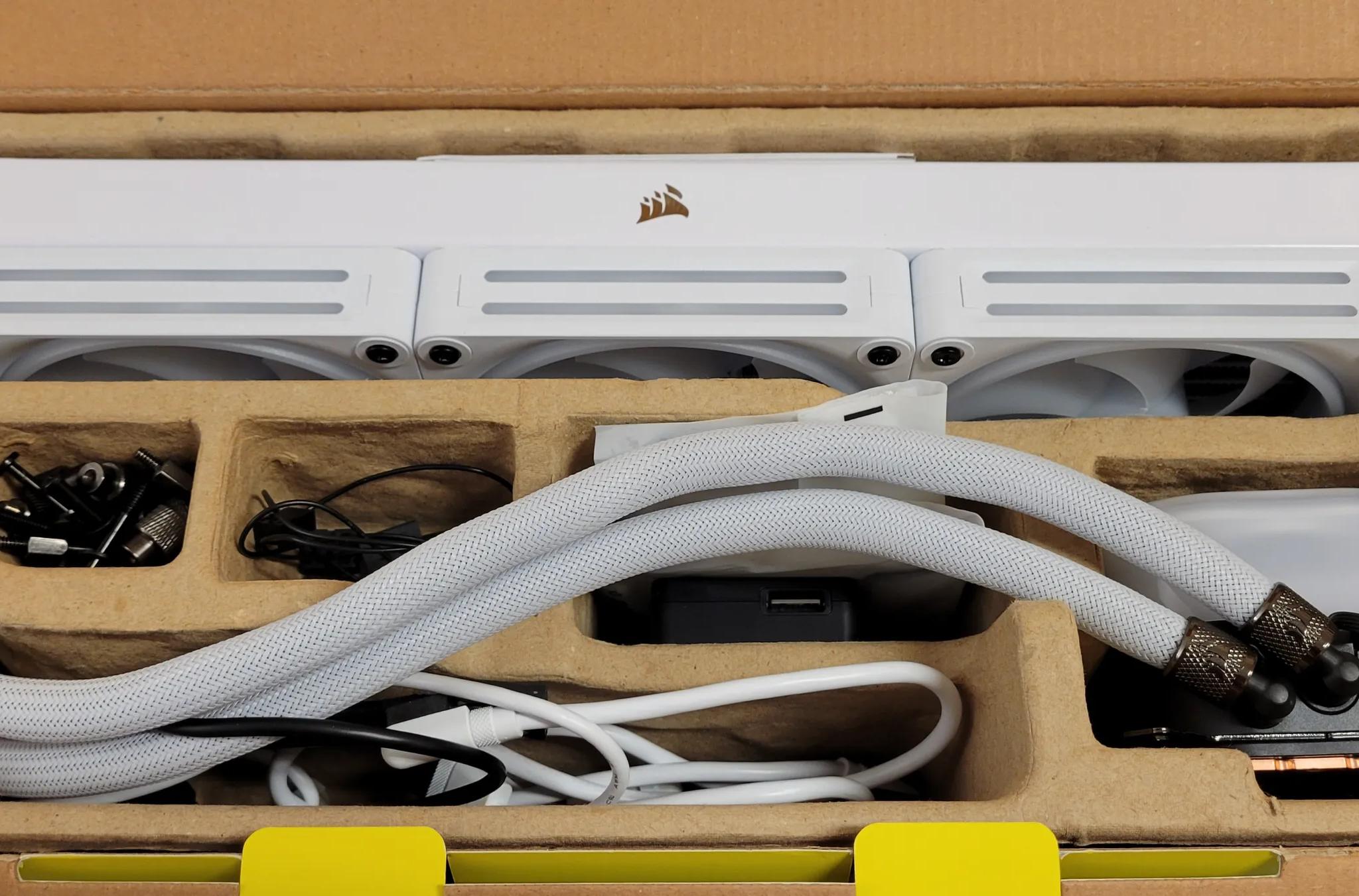 Corsair iCUE LINK H150i 360mm All-in-One Liquid Cooler, LCD, White