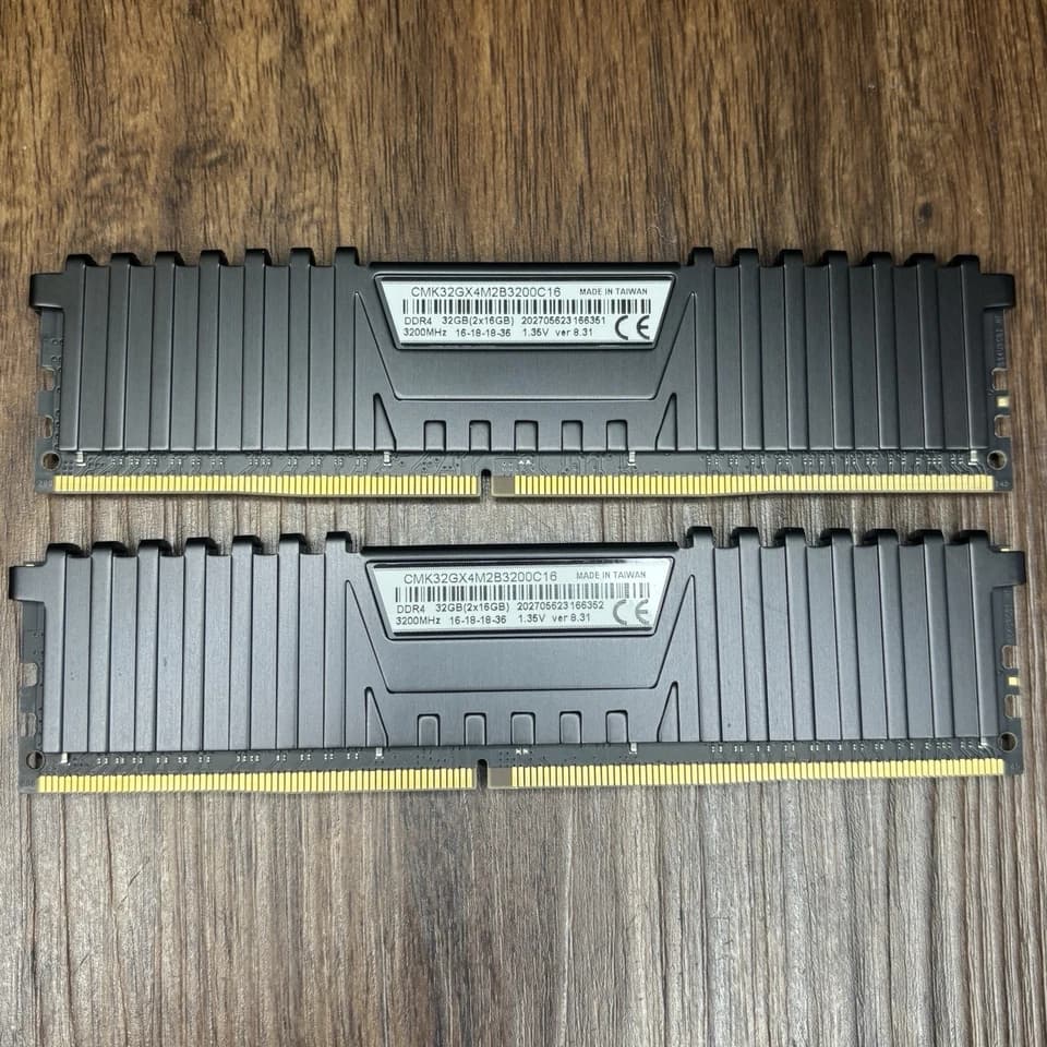 Corsair Vengeance LPX DDR4 32GB (2x16GB) 3200MHz DIMM RAM 288-Pin