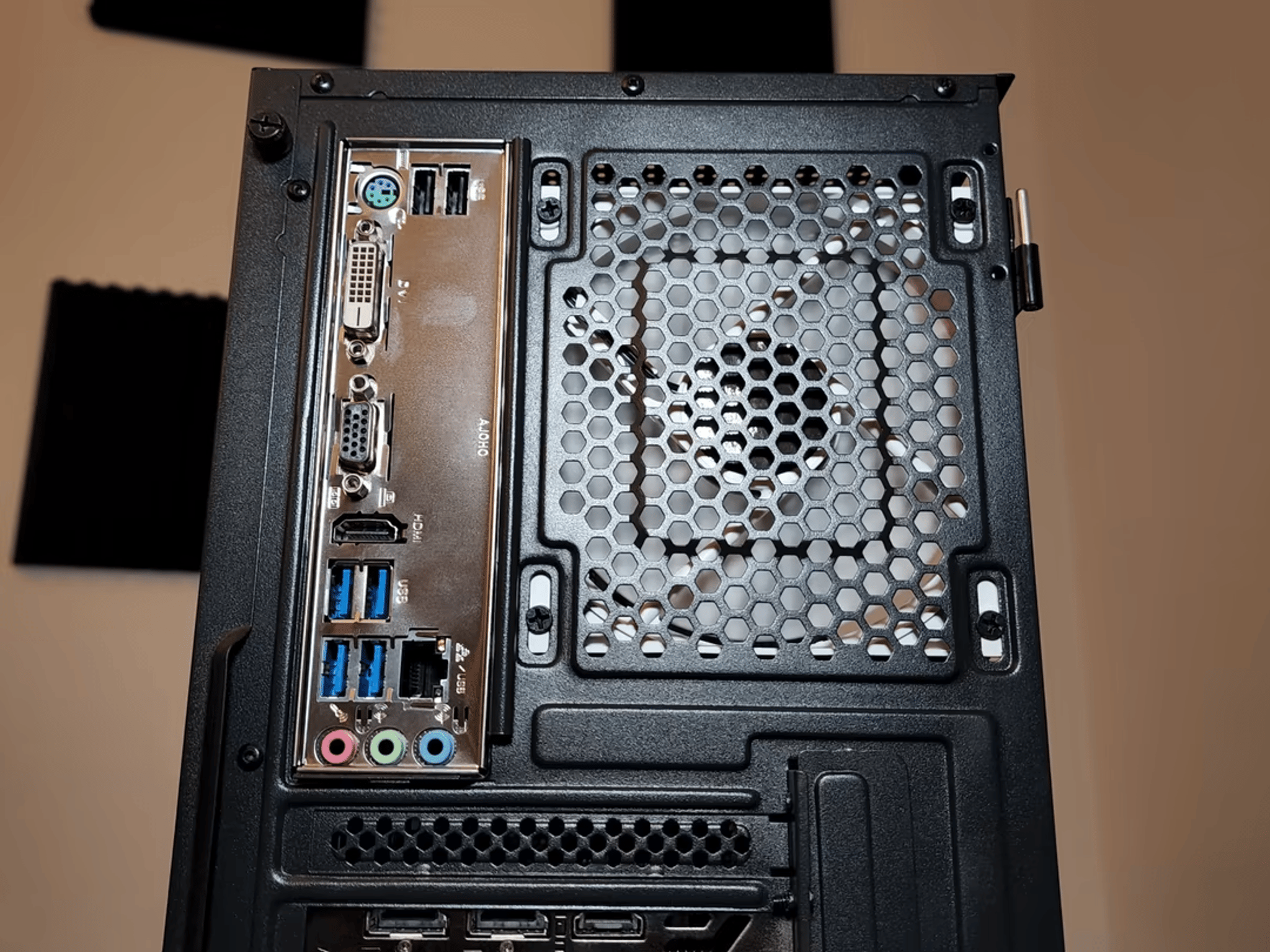 AMD Ryzen 5 1600 // Nvidia GeForce GTX 1650 // Silicon Power 16GB 3200MHz 