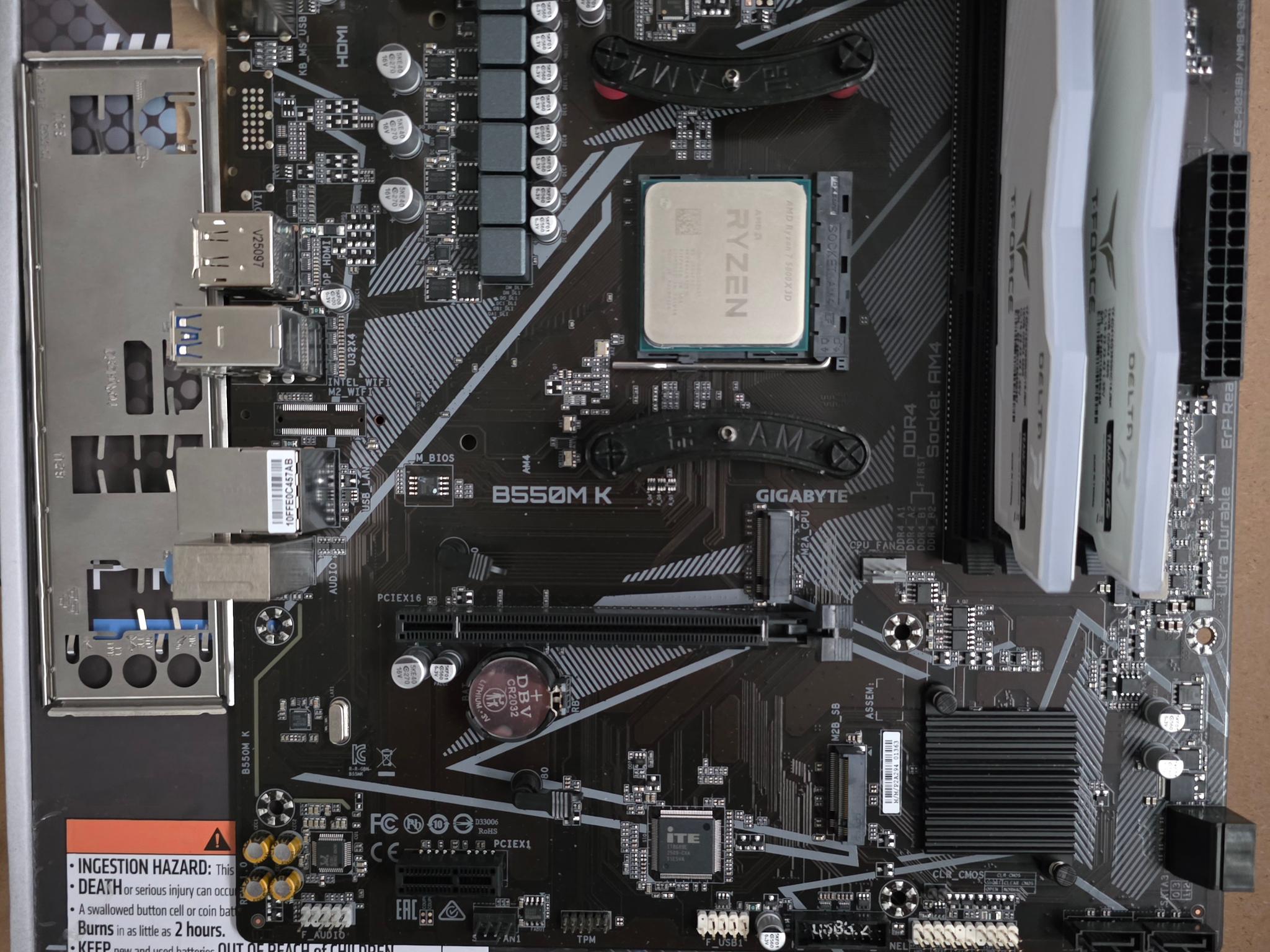 Ryzen 7 5800X3D/32GB DDR4 3600mhz/Gigabyte B550M/Bluetooth+WiFi PCIe Card/Peerless Assassin 120