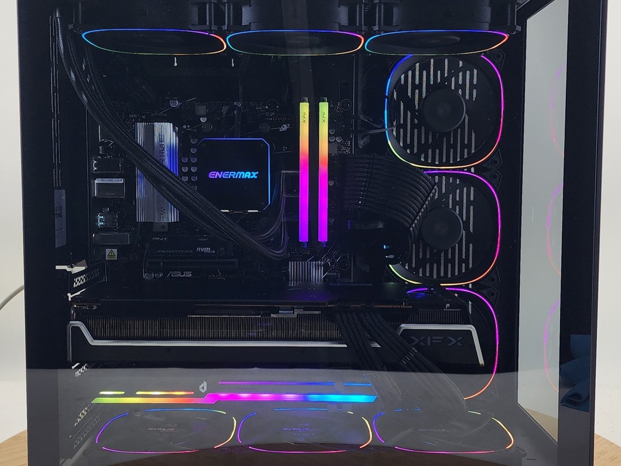 Gaming PC Ryzen 7 9700X 32GB RAM 2TB SSD RX 7900 XT 20GB Windows 11 Computer