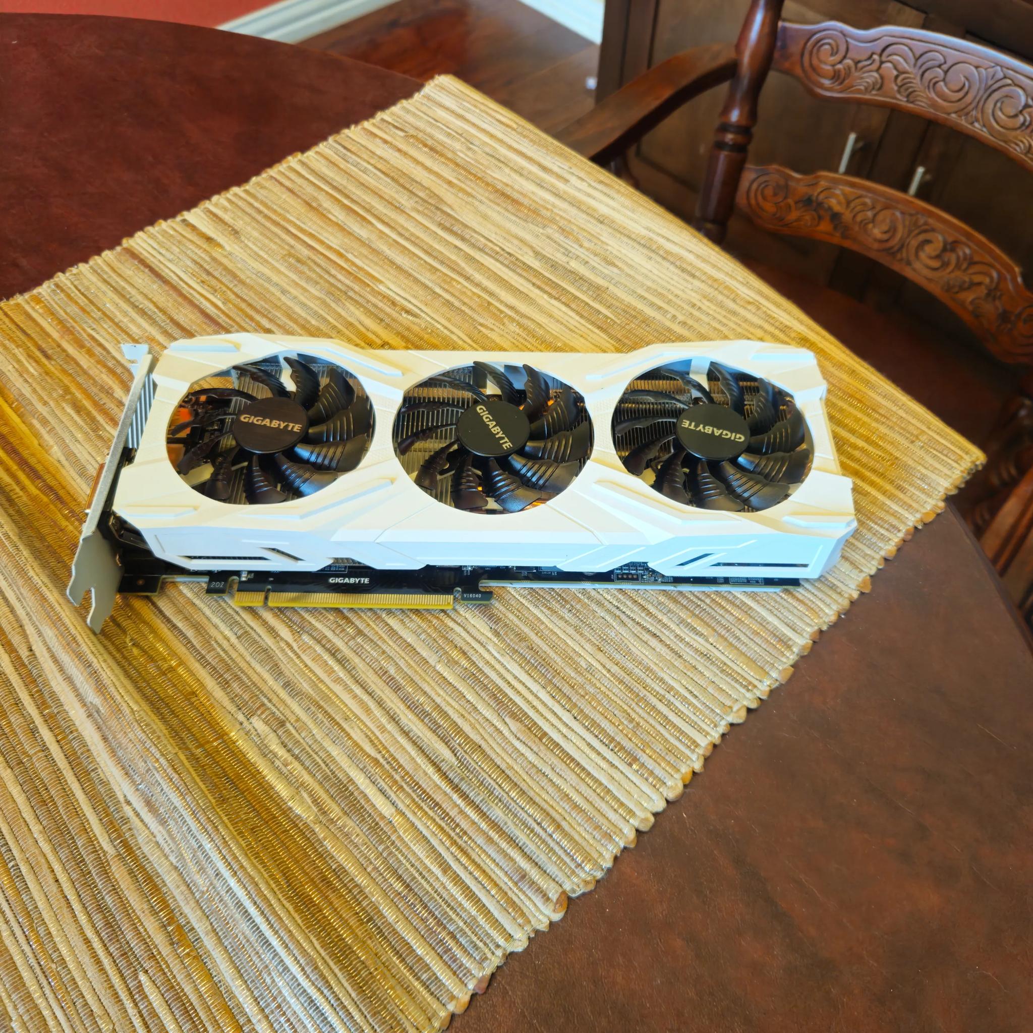 White GTX 1080