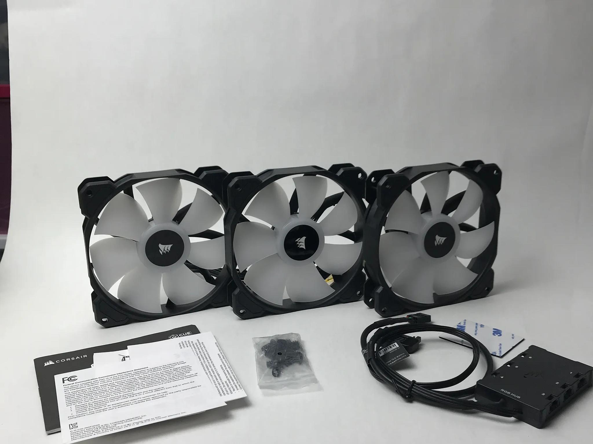 3 pack CORSAIR - iCUE SP120 RGB ELITE 120mm PWM Computer Case Fan with controller