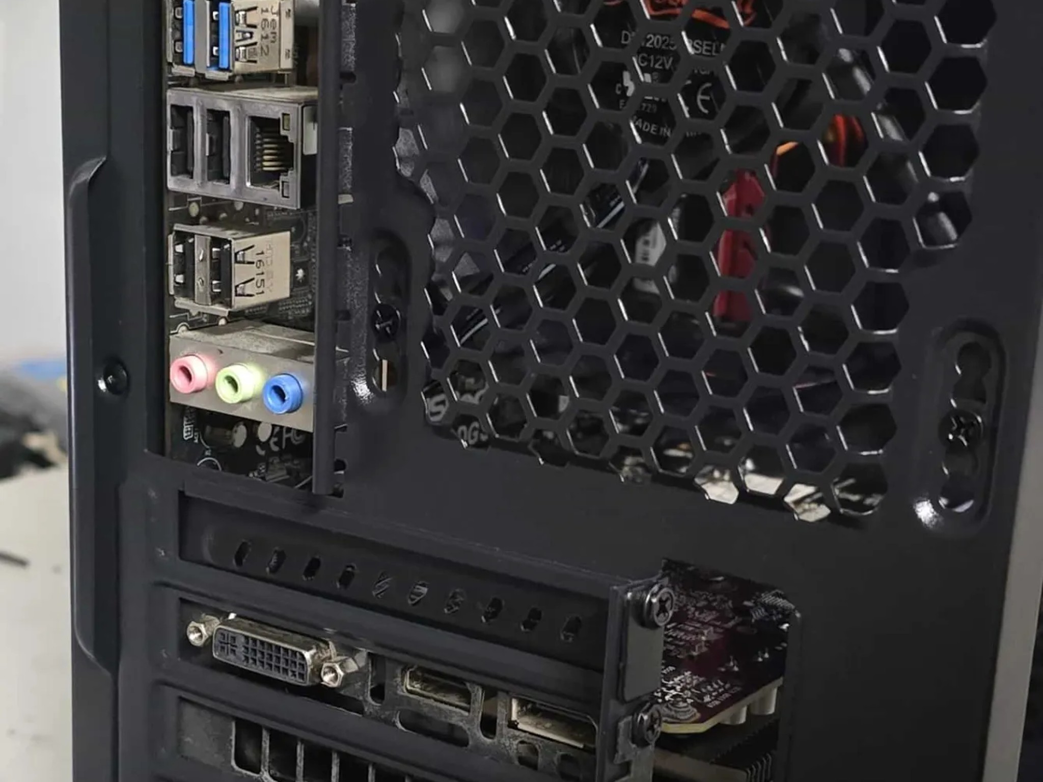 GTX 750 | I3-6100 | 12gb Ram | Ultra Budget eSports Gaming PC