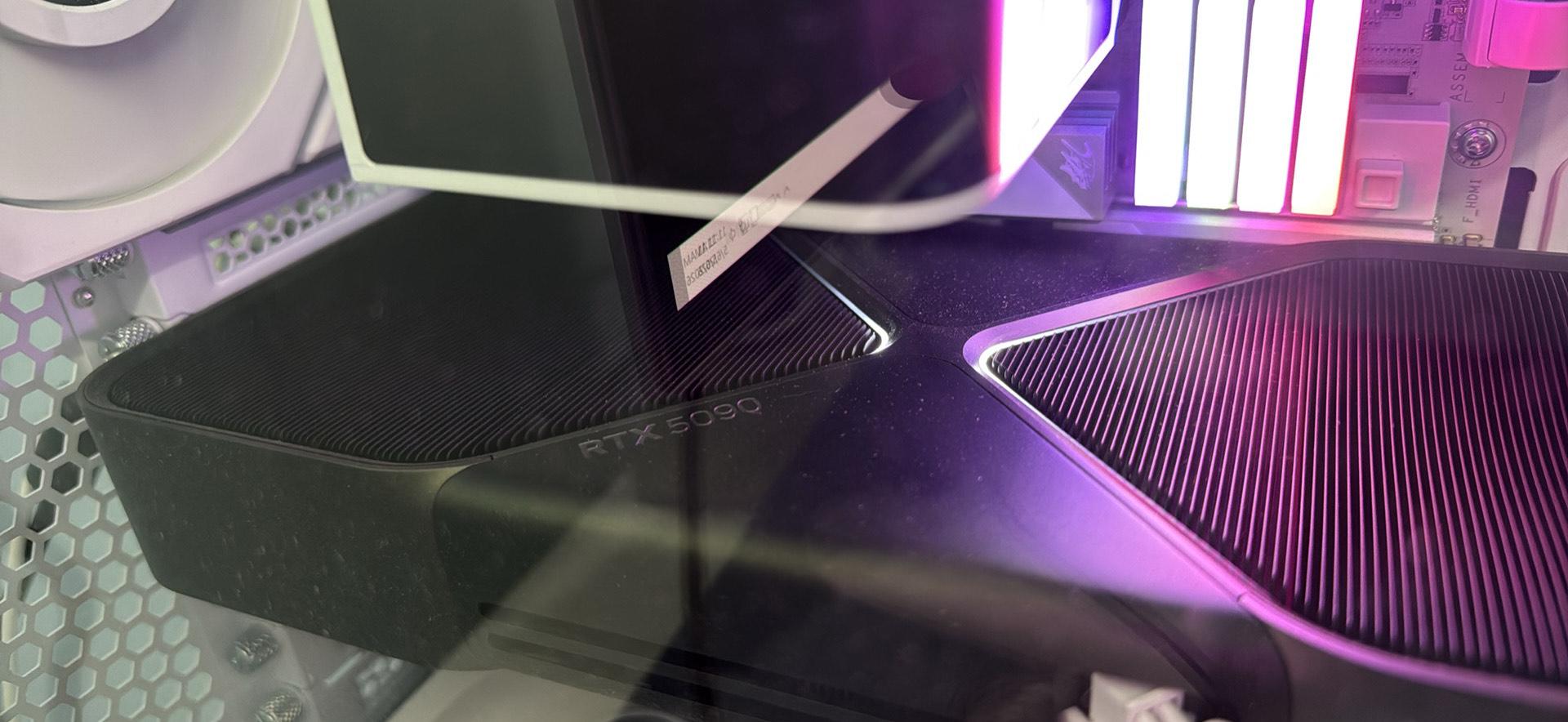 5090 9950X3D Gaming Pc