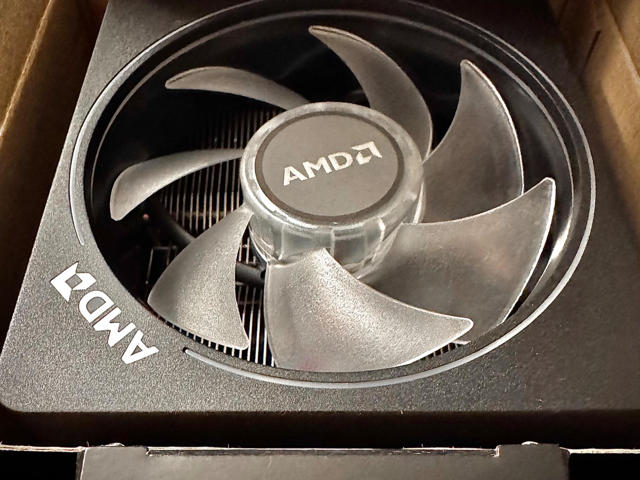 Ryzen 5 5600 with Wraith aRGB CPU cooler