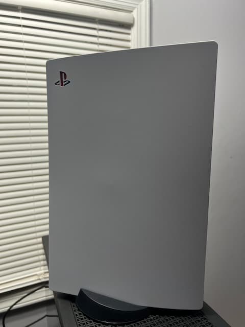 Playstation 5 + Black Plates