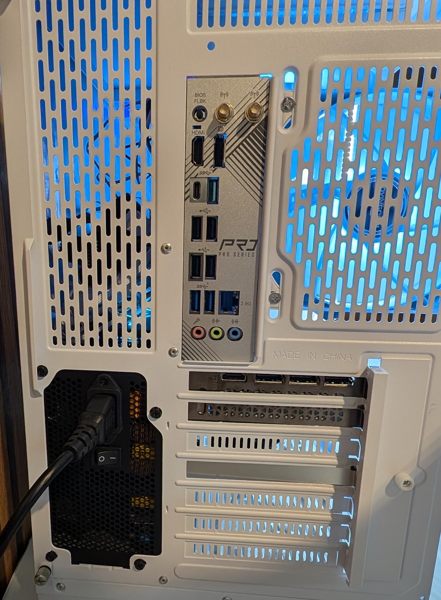 RTX 5070 | RYZEN 5 7600X | 1TB SSD | 16GB DDR5 | 750W | 360MM AIO