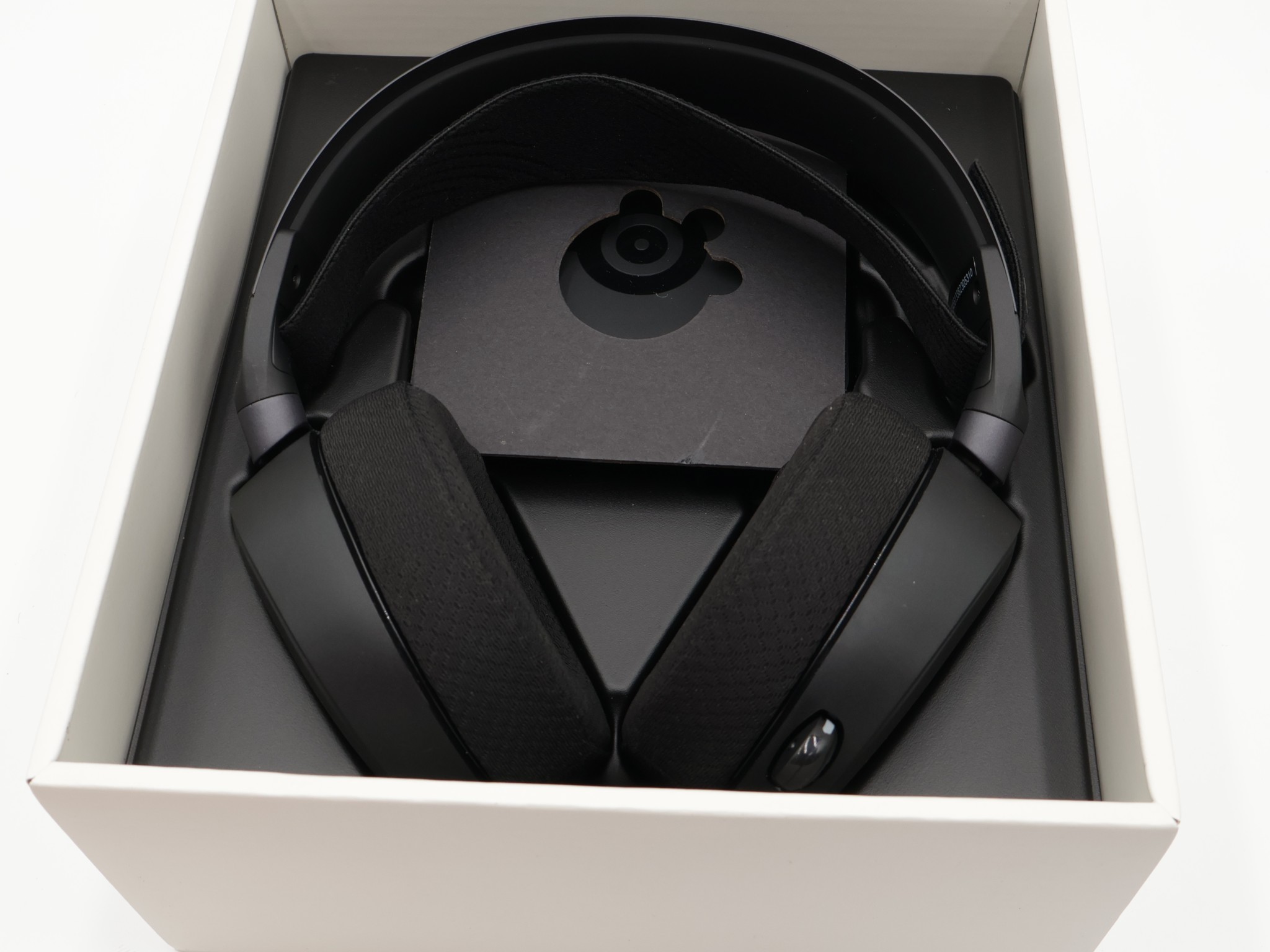 SteelSeries Arctis Pro Wireless Gaming Headset – PC / PS5 –  Refurbished w/ Original Packaging