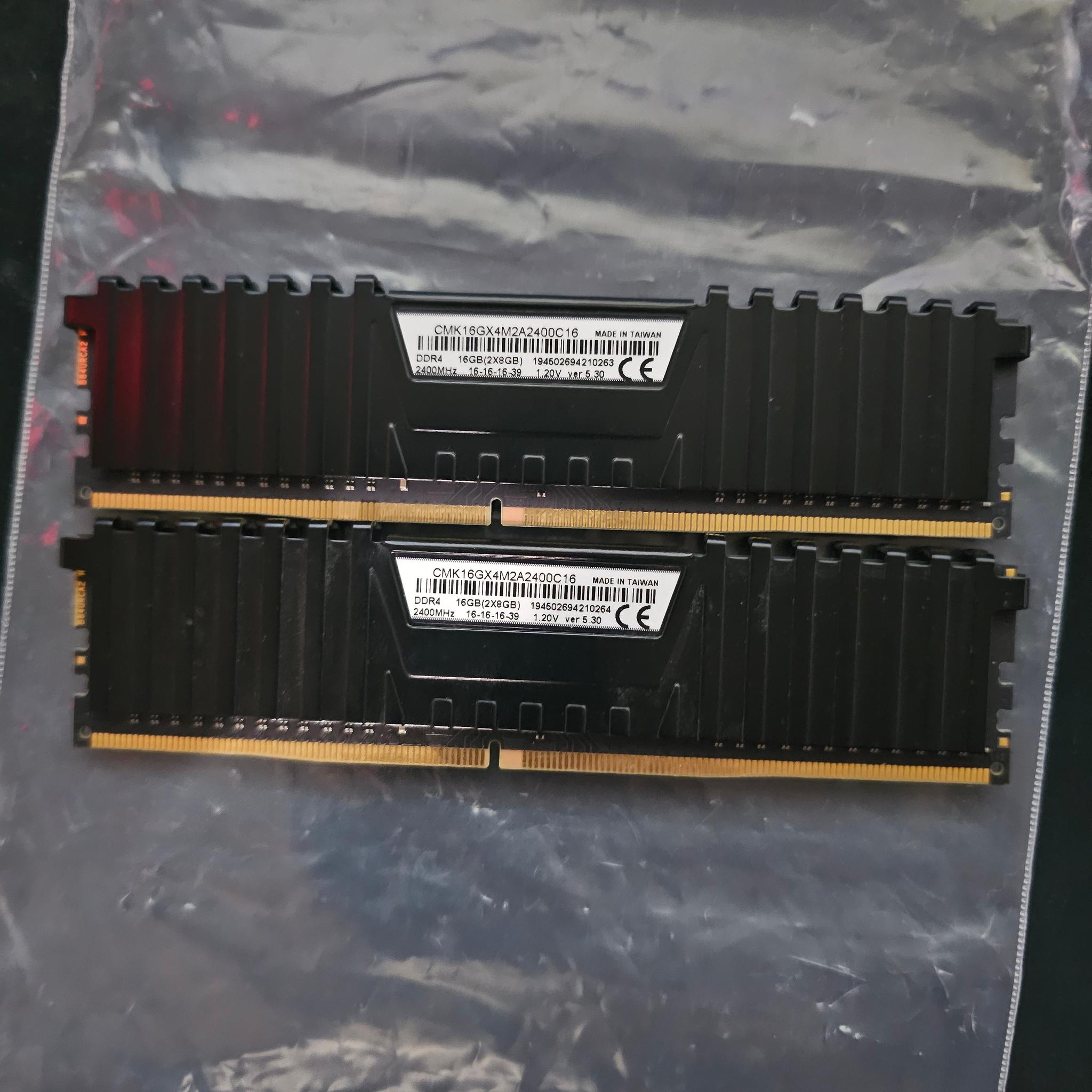 2×8 DDR4 2400MHz CL16 Ram
