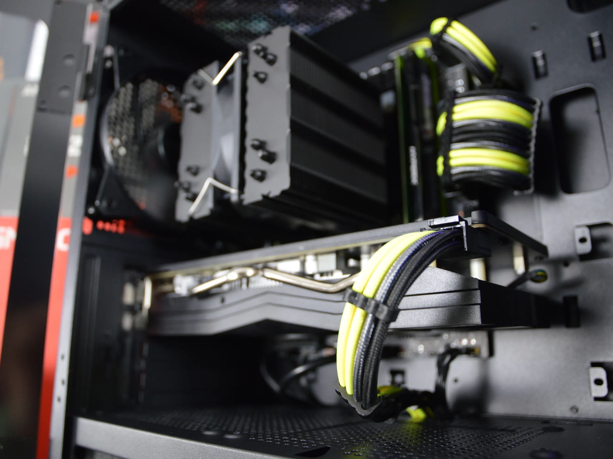 ☢️🌧️| RX 580 8GB | INTEL XEON E5 2620 V3 | 16GB DDR4 RAM | 1TB NVME SSD | Acid Rain |