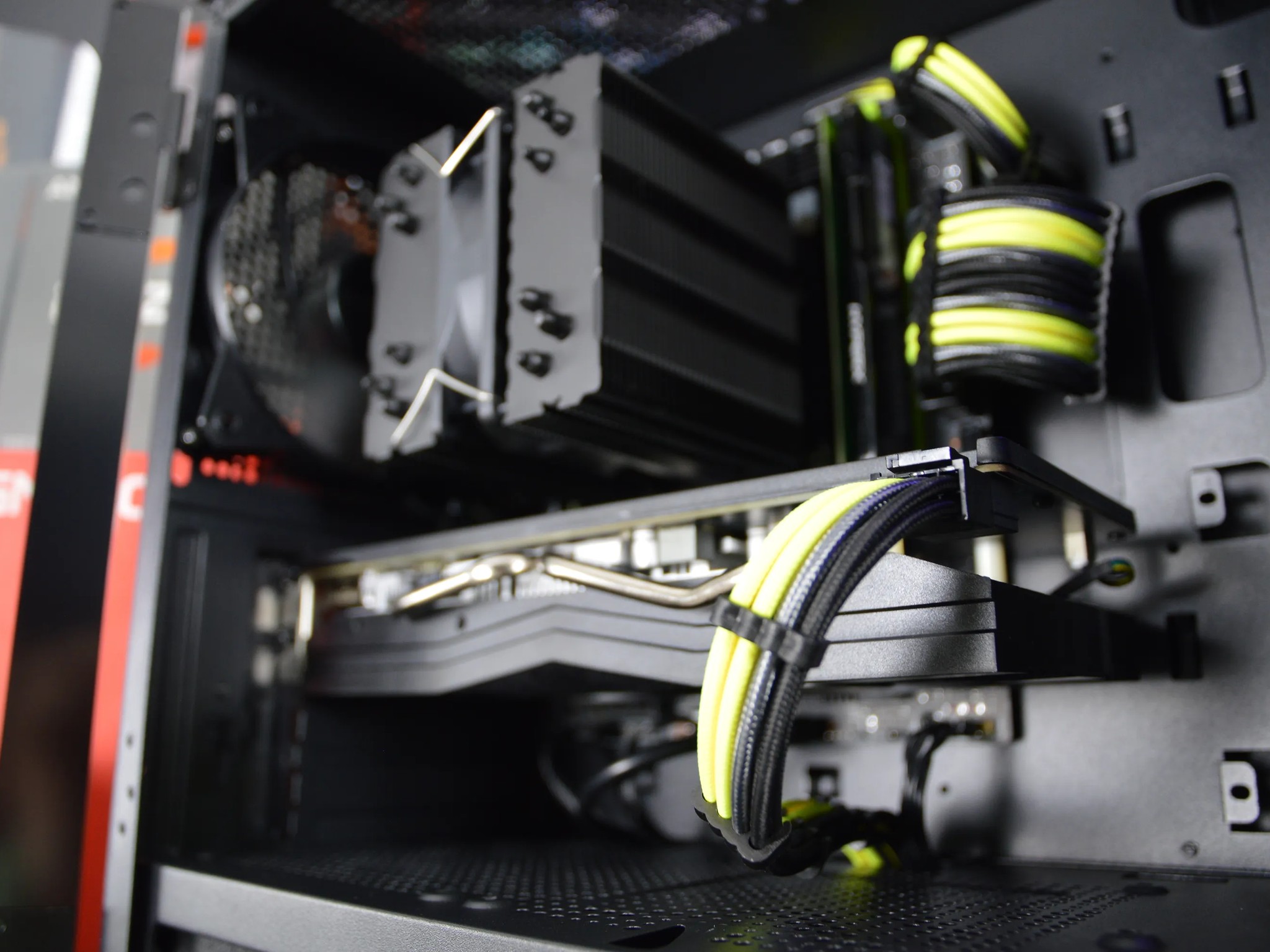 ☢️🌧️| RX 580 8GB | INTEL XEON E5 2620 V3 | 16GB DDR4 RAM | 1TB NVME SSD | Acid Rain |