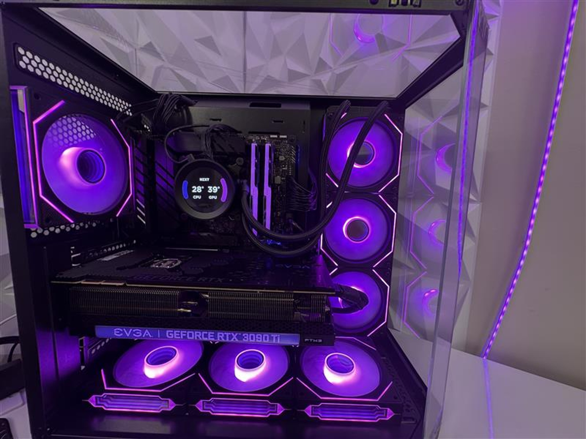 Pure Aesthetic Gaming PC | i9-12900K | RTX 3090 Ti 24GB | 32GB RAM | 1TB SSD