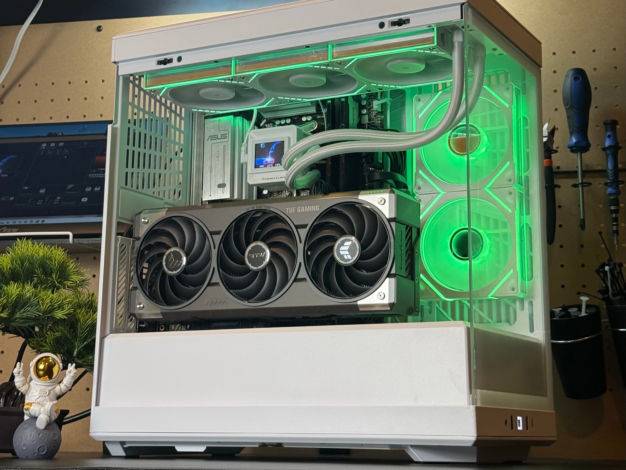 GeForce RTX 5070 Ti Custom Gaming PC - Ryzen 7 9800X3D, 32GB RAM
