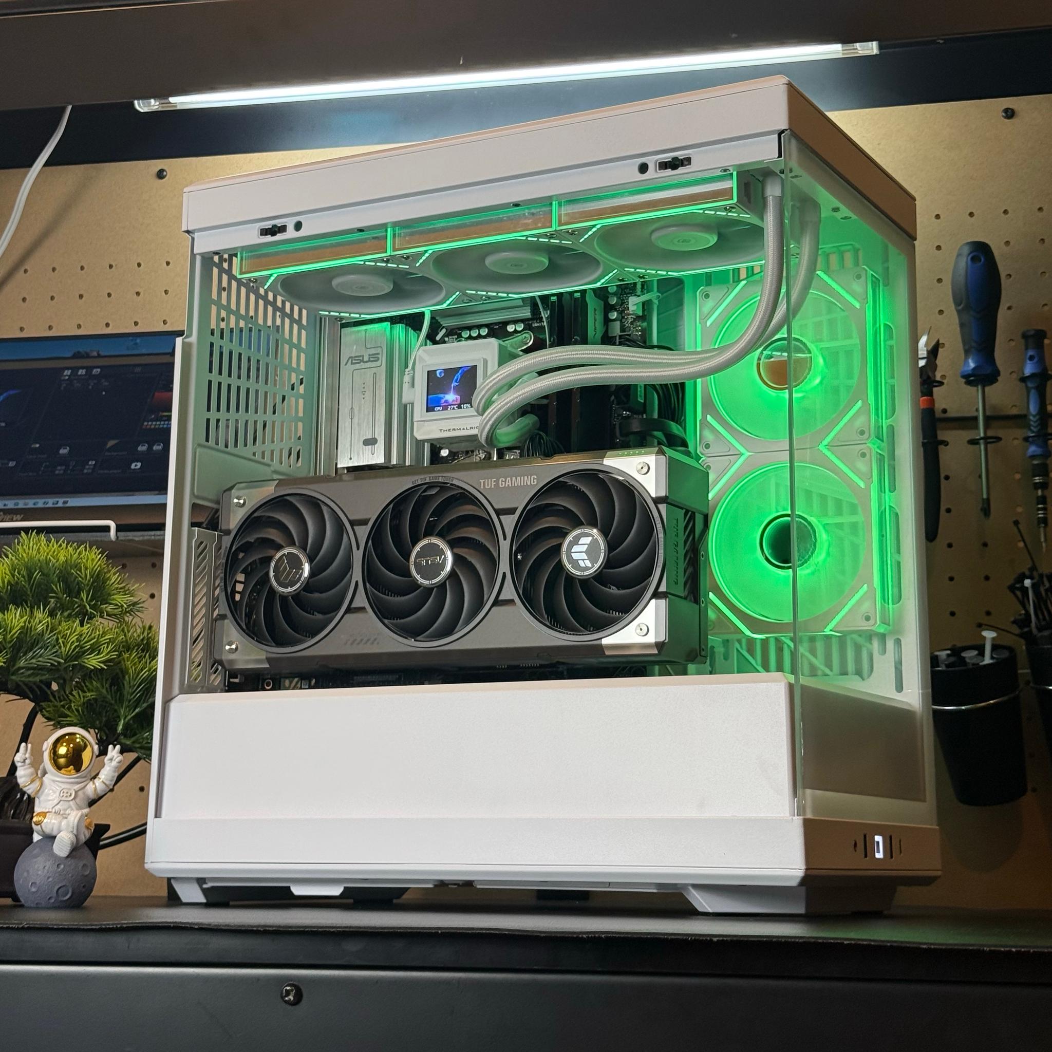 GeForce RTX 5070 Ti Custom Gaming PC - Ryzen 7 9800X3D, 32GB RAM