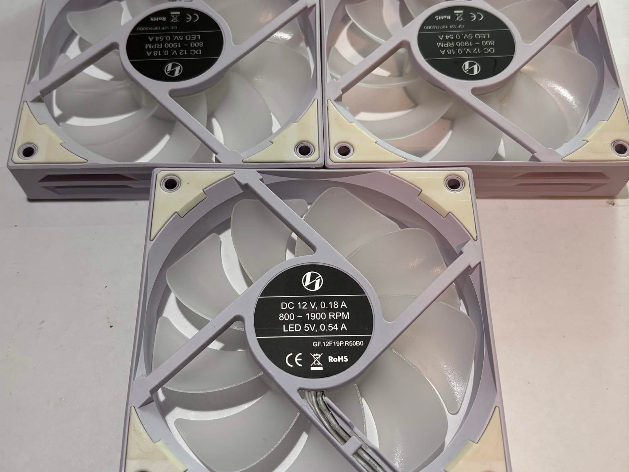 Lian Li UNI FAN SL120 White ARGB PWM Fans - 3 Pack