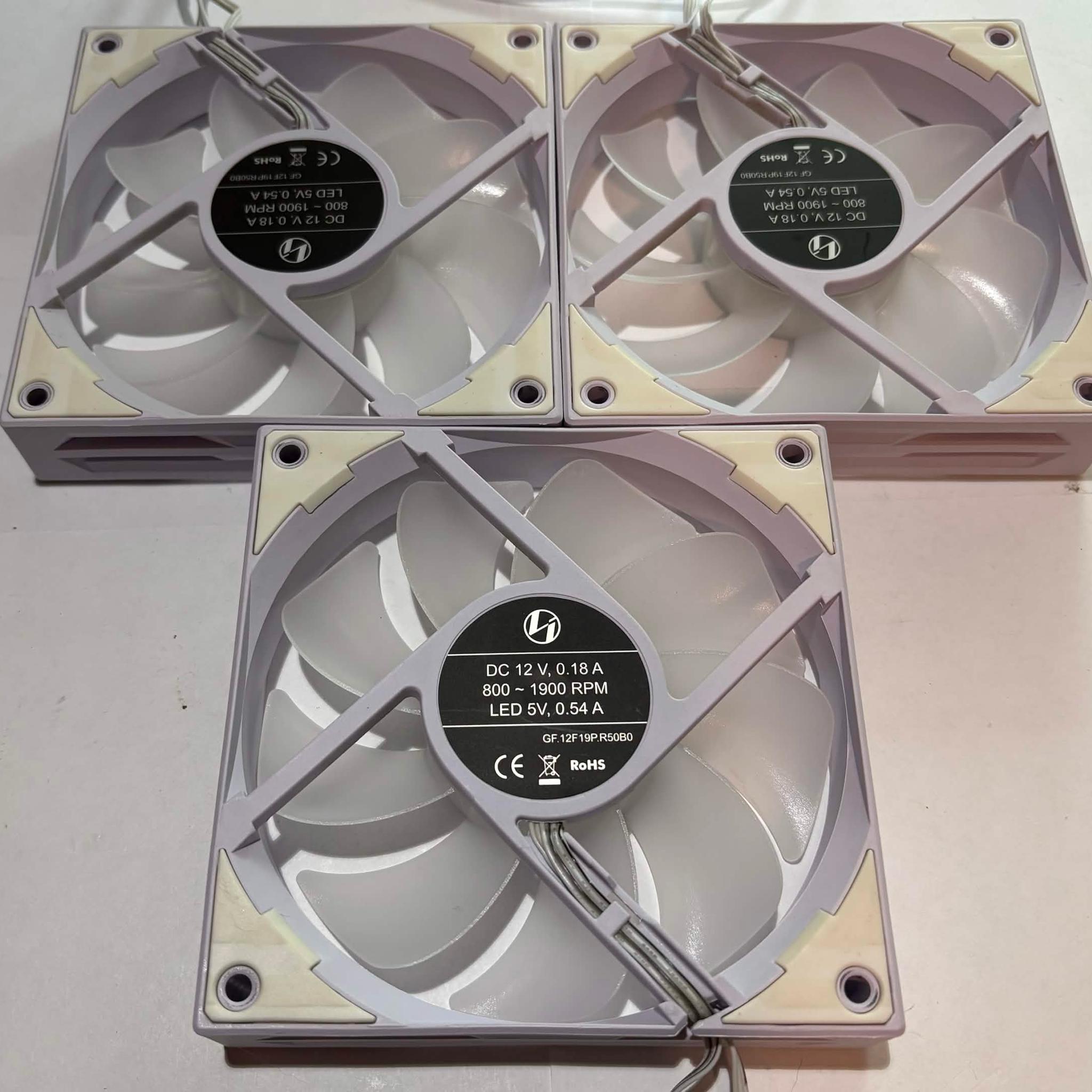Lian Li UNI FAN SL120 White ARGB PWM Fans - 3 Pack