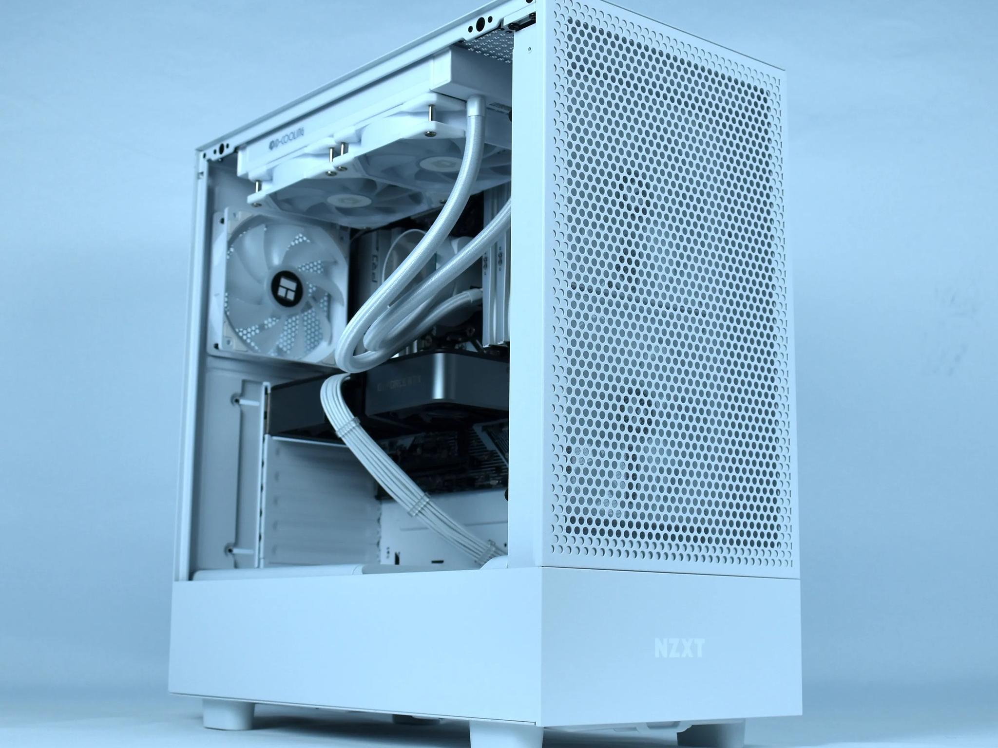 ❄️SNOW❄️ 1440p Custom Gaming & Streaming PC | Ryzen 7600X, NVIDIA RTX 3070, 1TB SSD, 32GB DDR5, WiFi