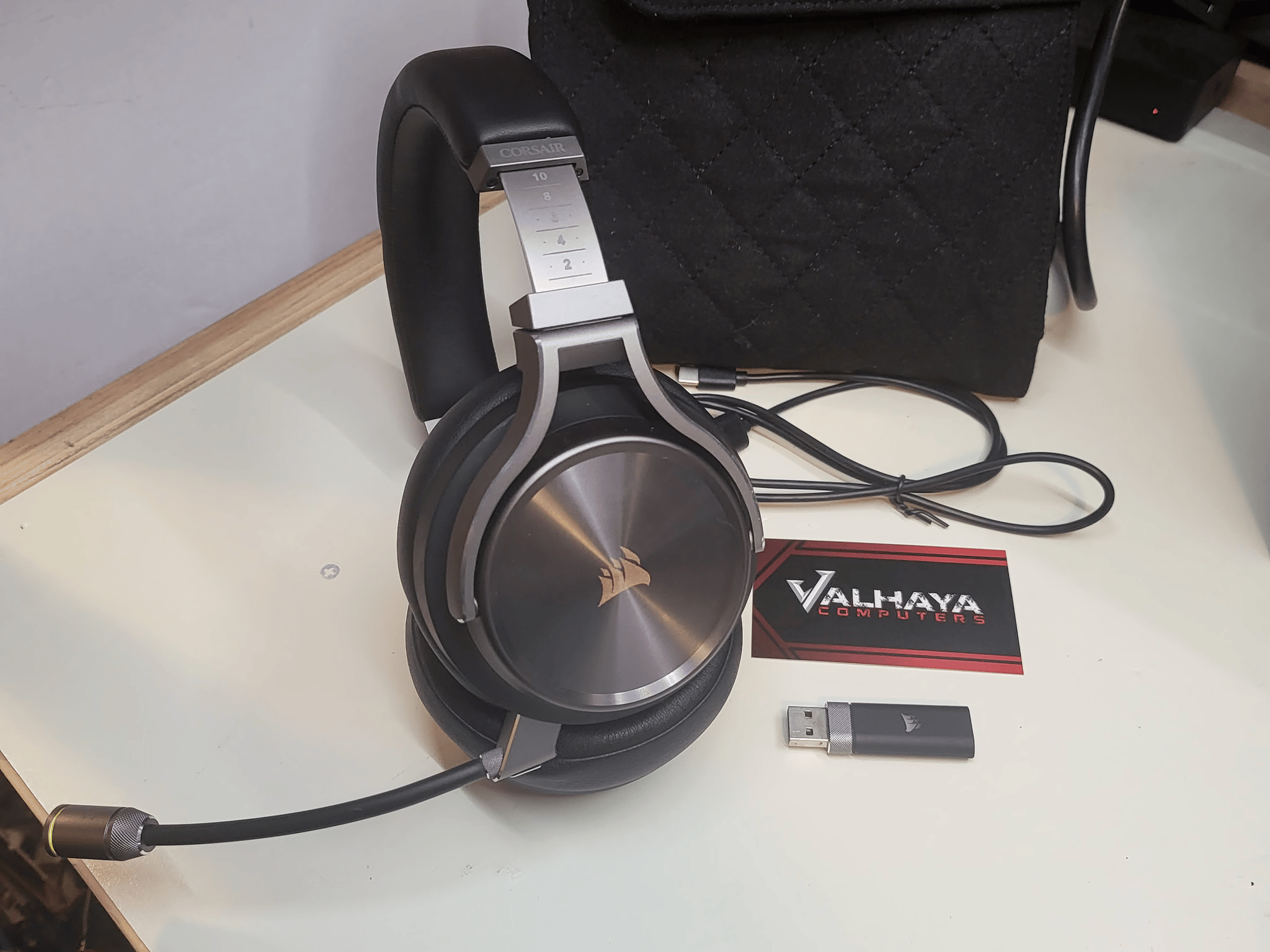 CORSAIR - VIRTUOSO RGB SE Wireless 7.1 Surround Sound Gaming Headset for PC/console